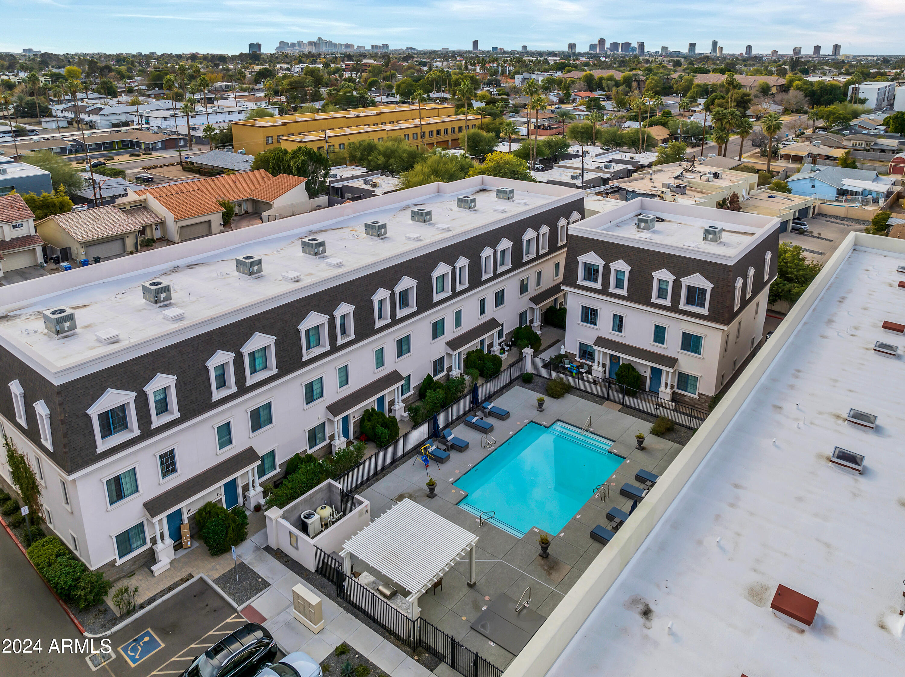 4438 N 27th Street 18