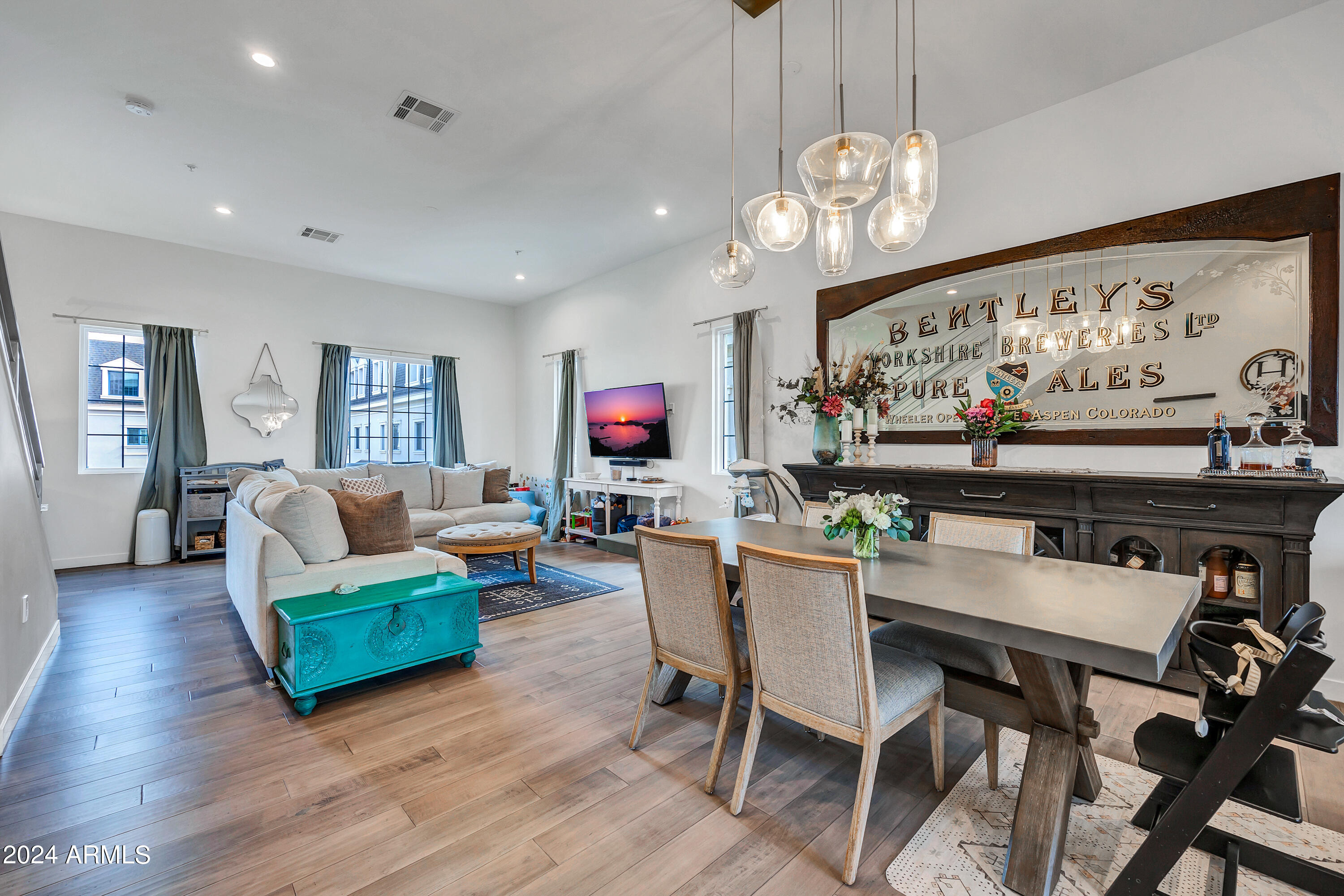 4438 N 27th Street 18