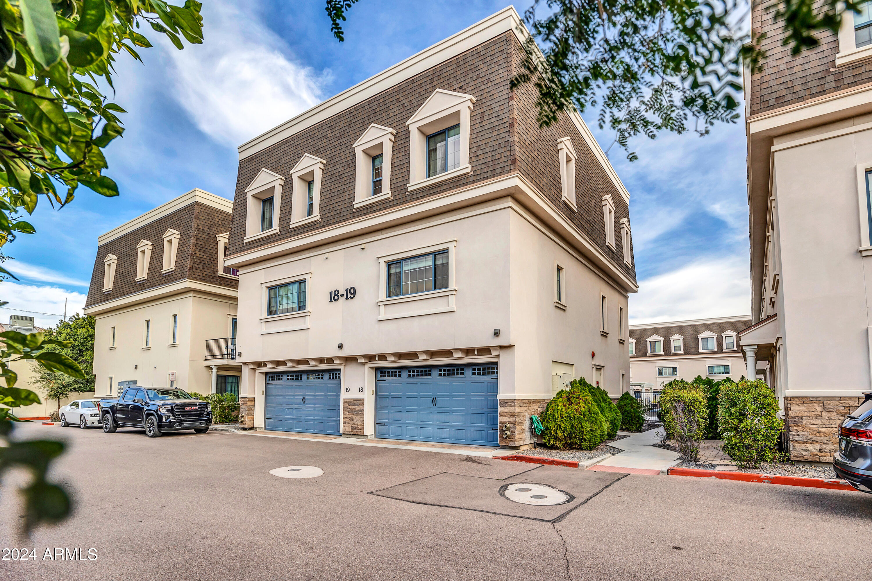 4438 N 27th Street 18