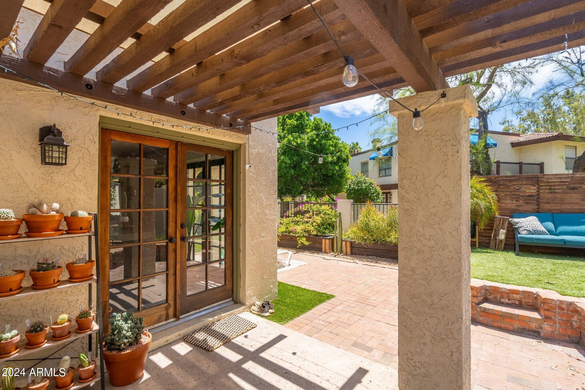 8662 S 51ST Street, 1