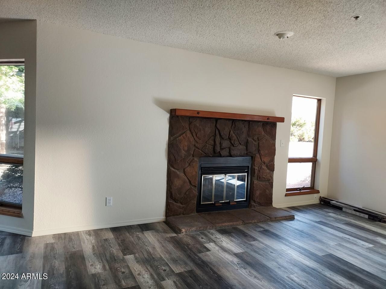 905 N Beeline Highway, 13