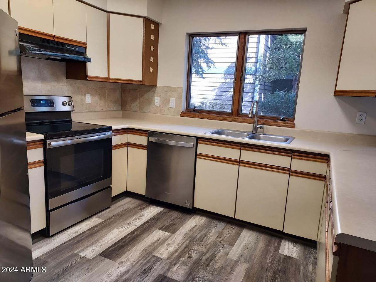 905 N Beeline Highway, 13