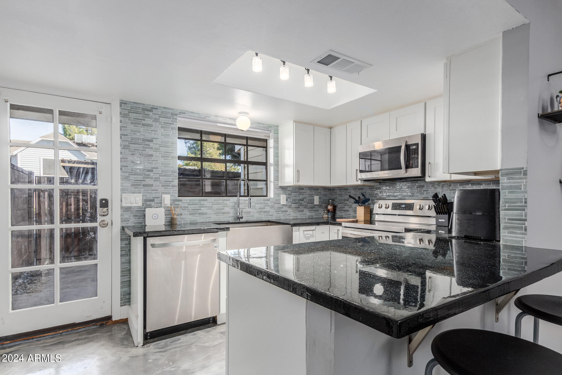 4835 E KACHINA Trail, 2