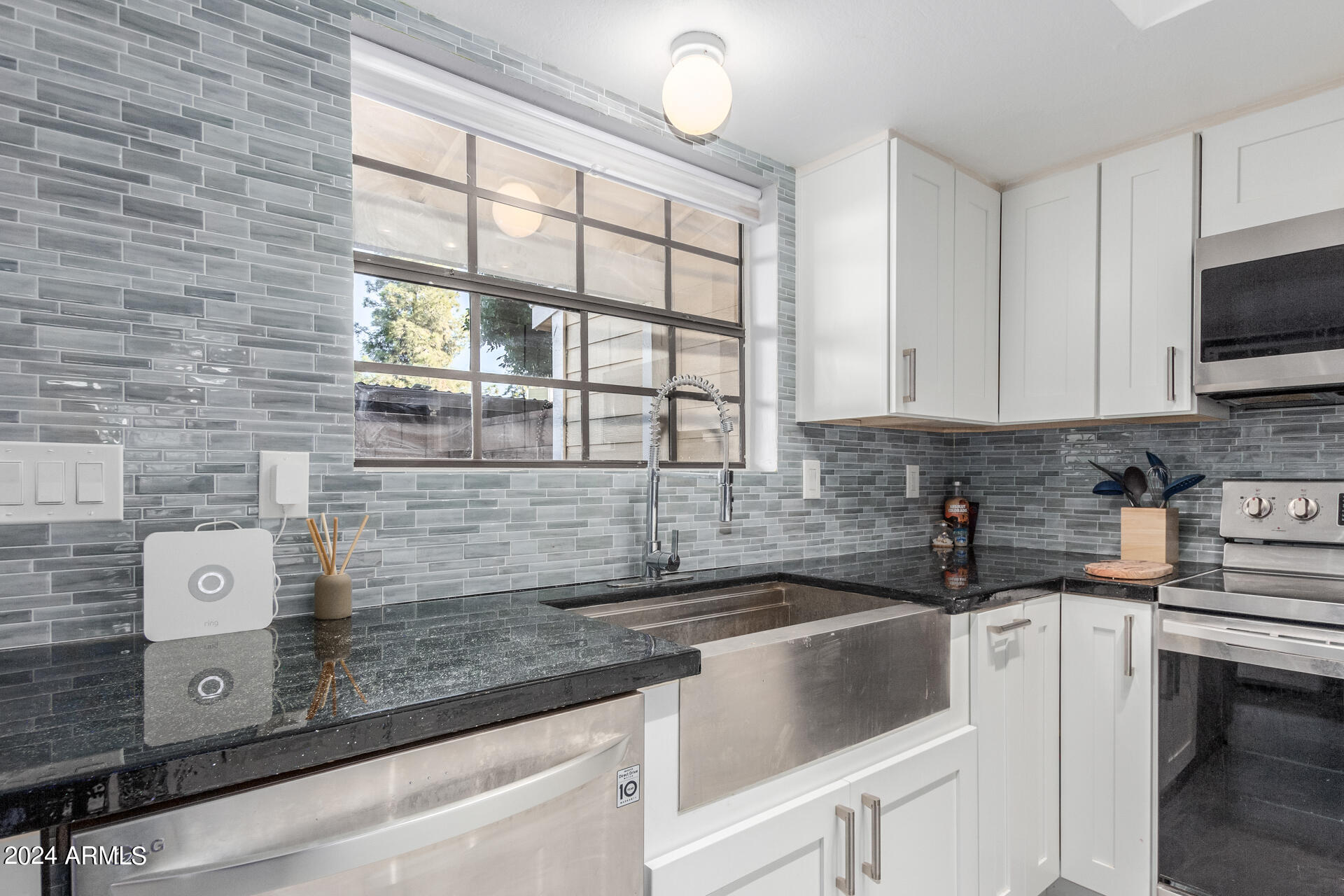 4835 E KACHINA Trail, 2