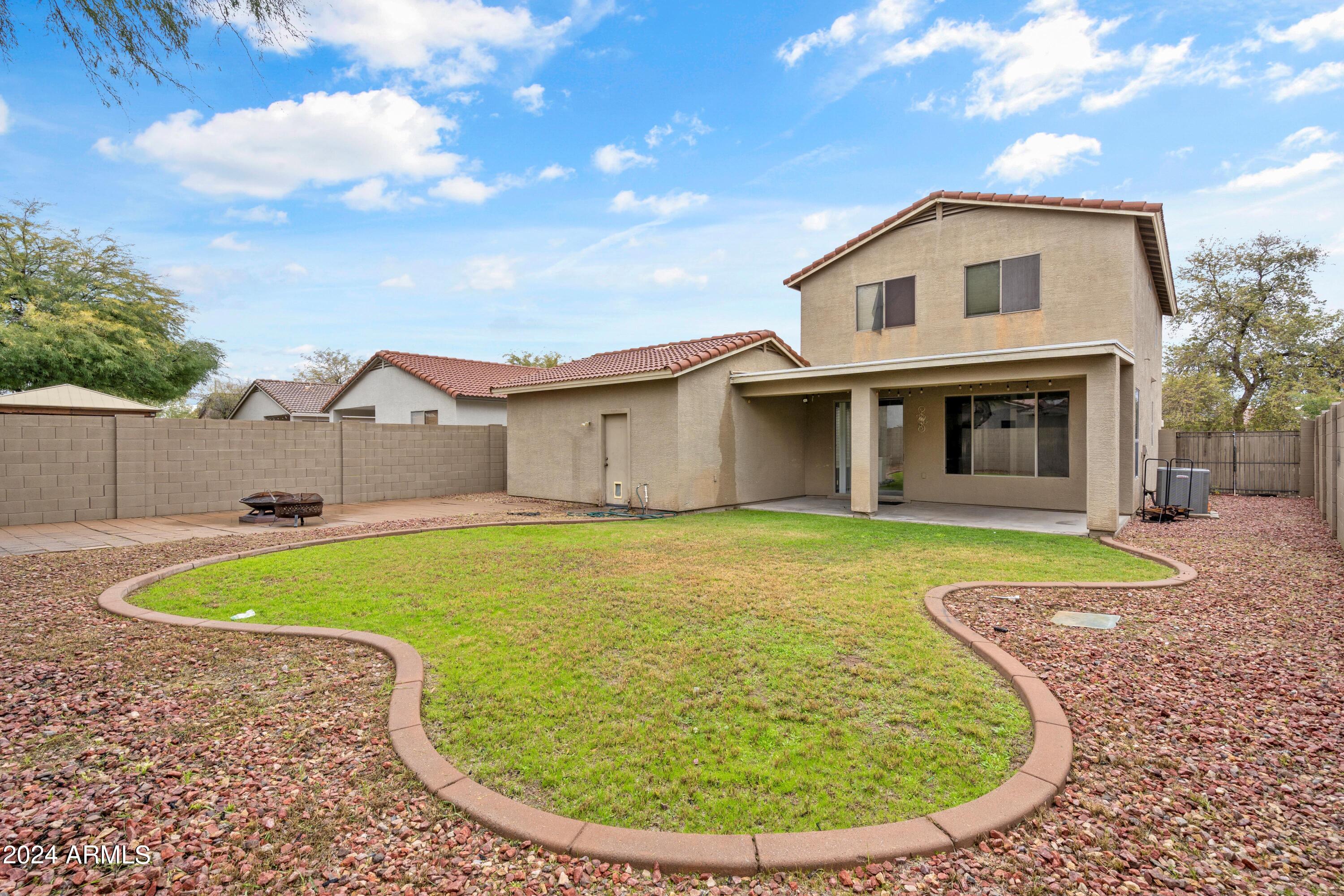 203 W NOLAN Way