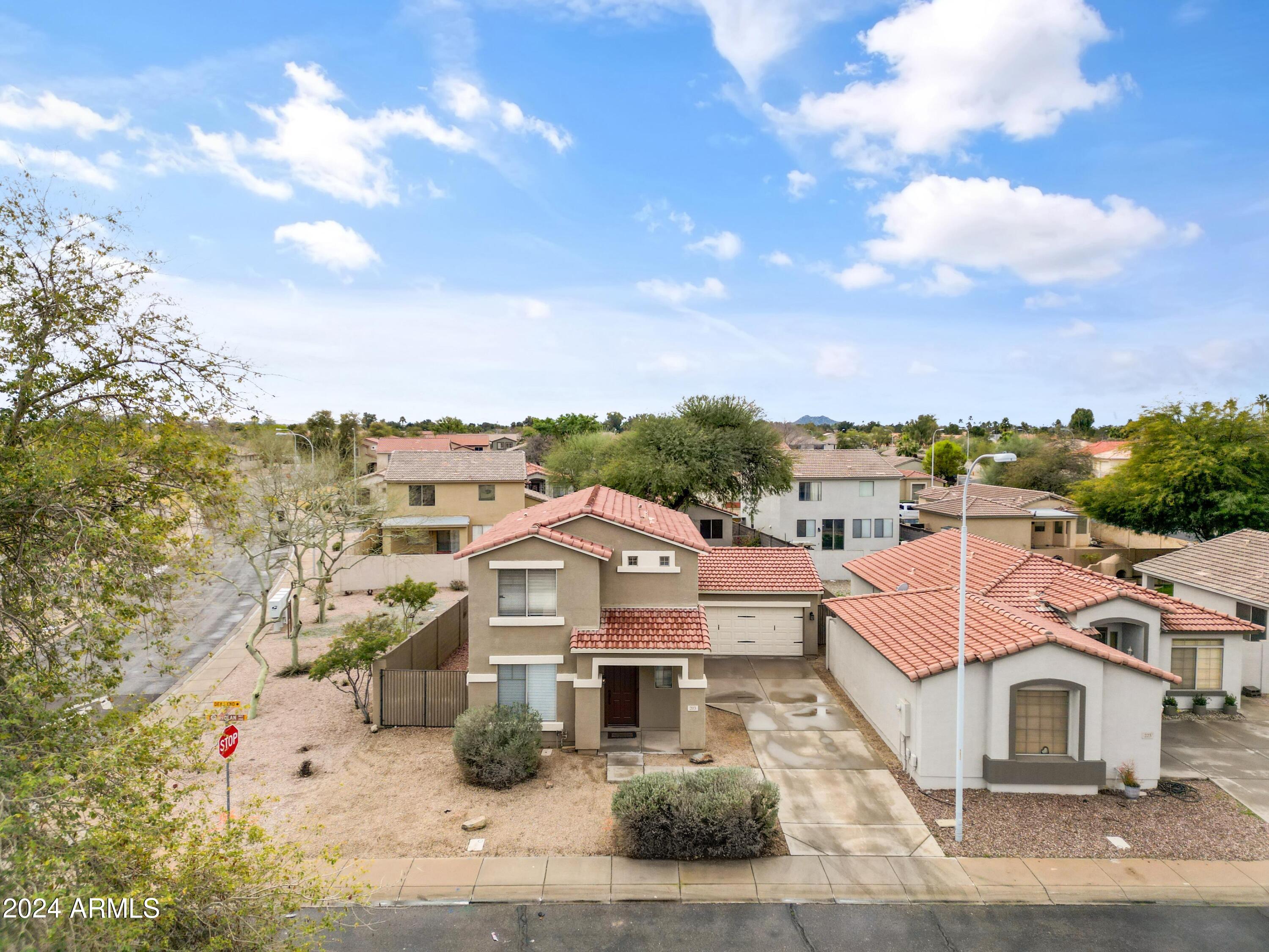 203 W NOLAN Way