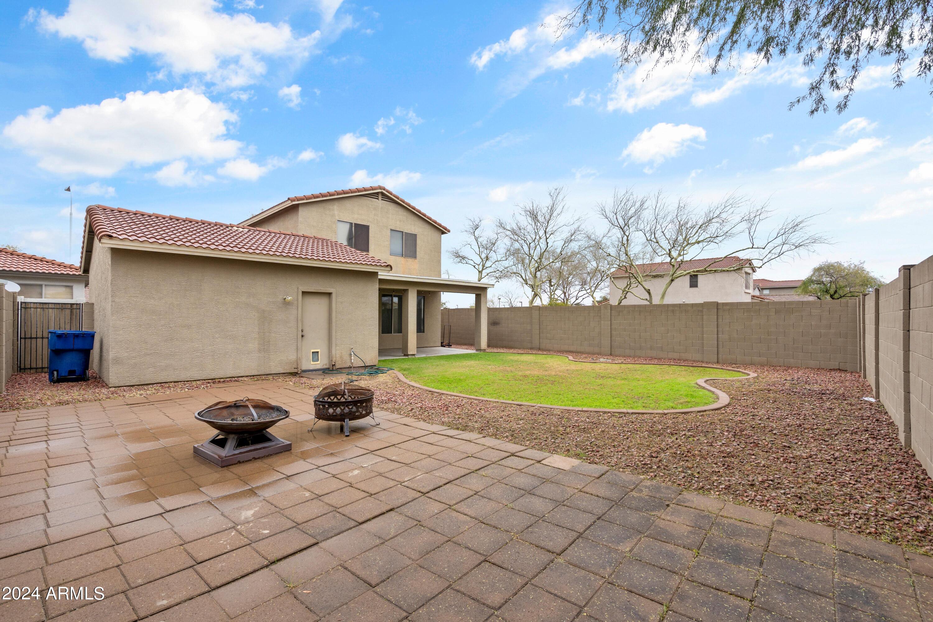 203 W NOLAN Way