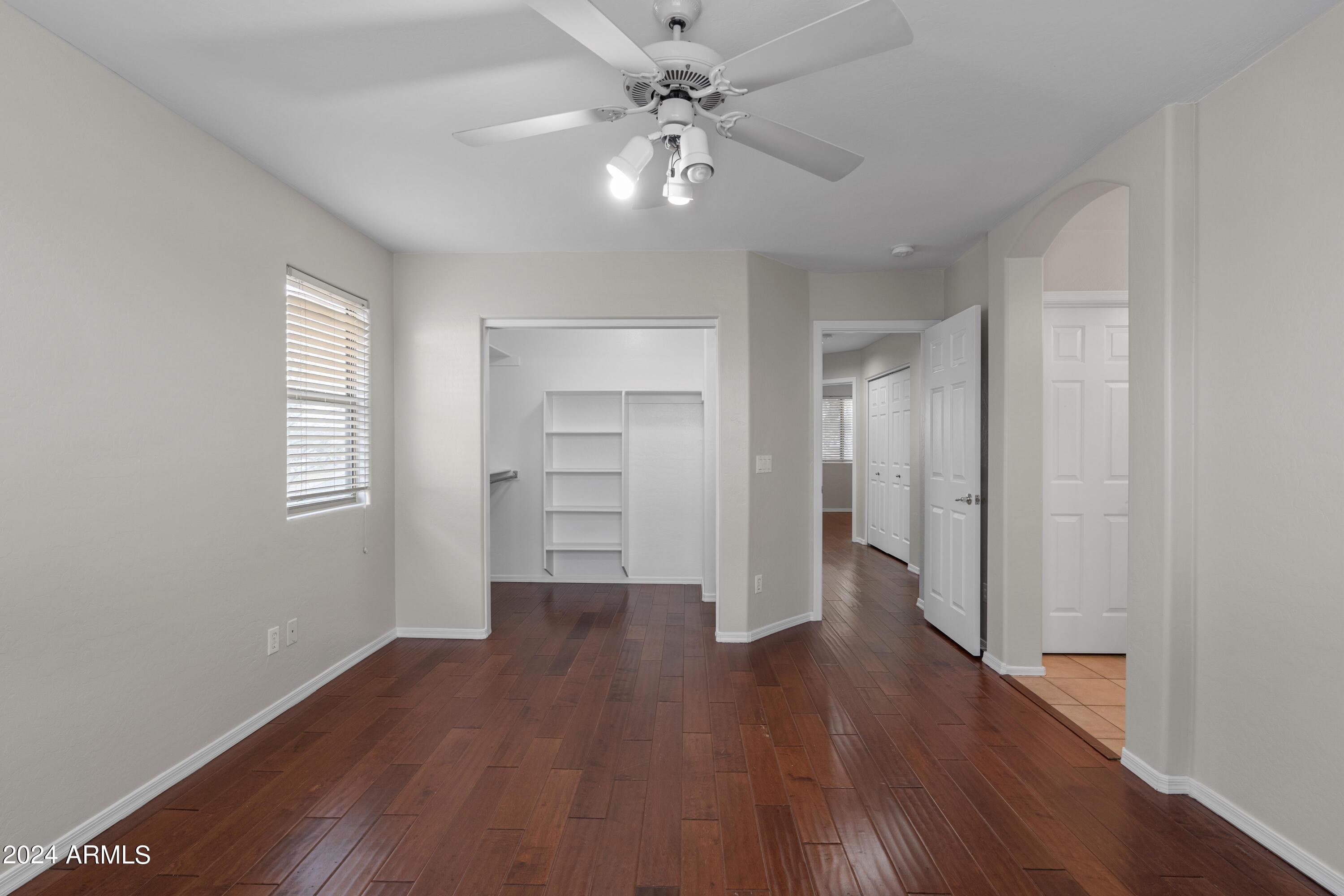 203 W NOLAN Way
