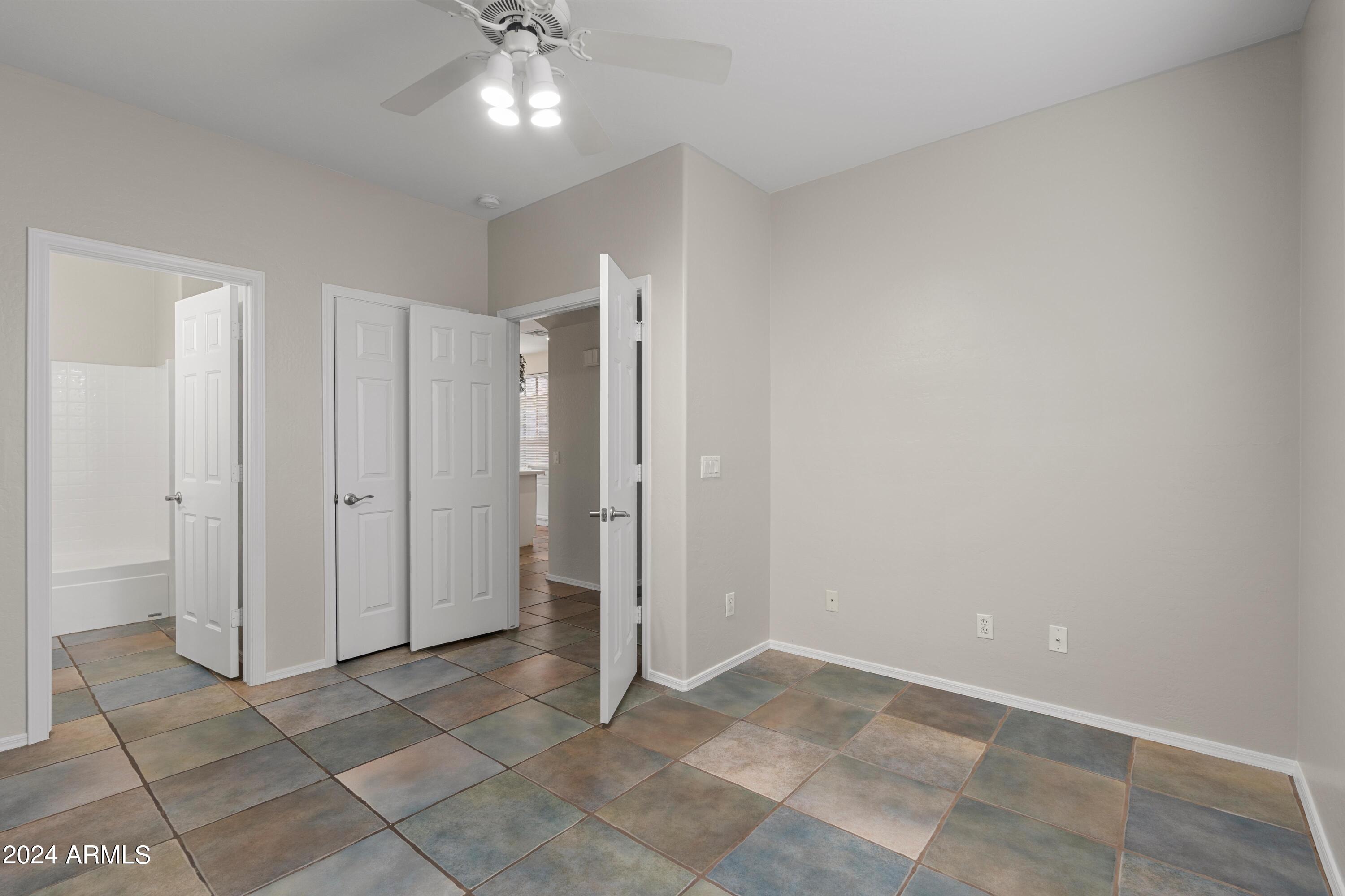 203 W NOLAN Way