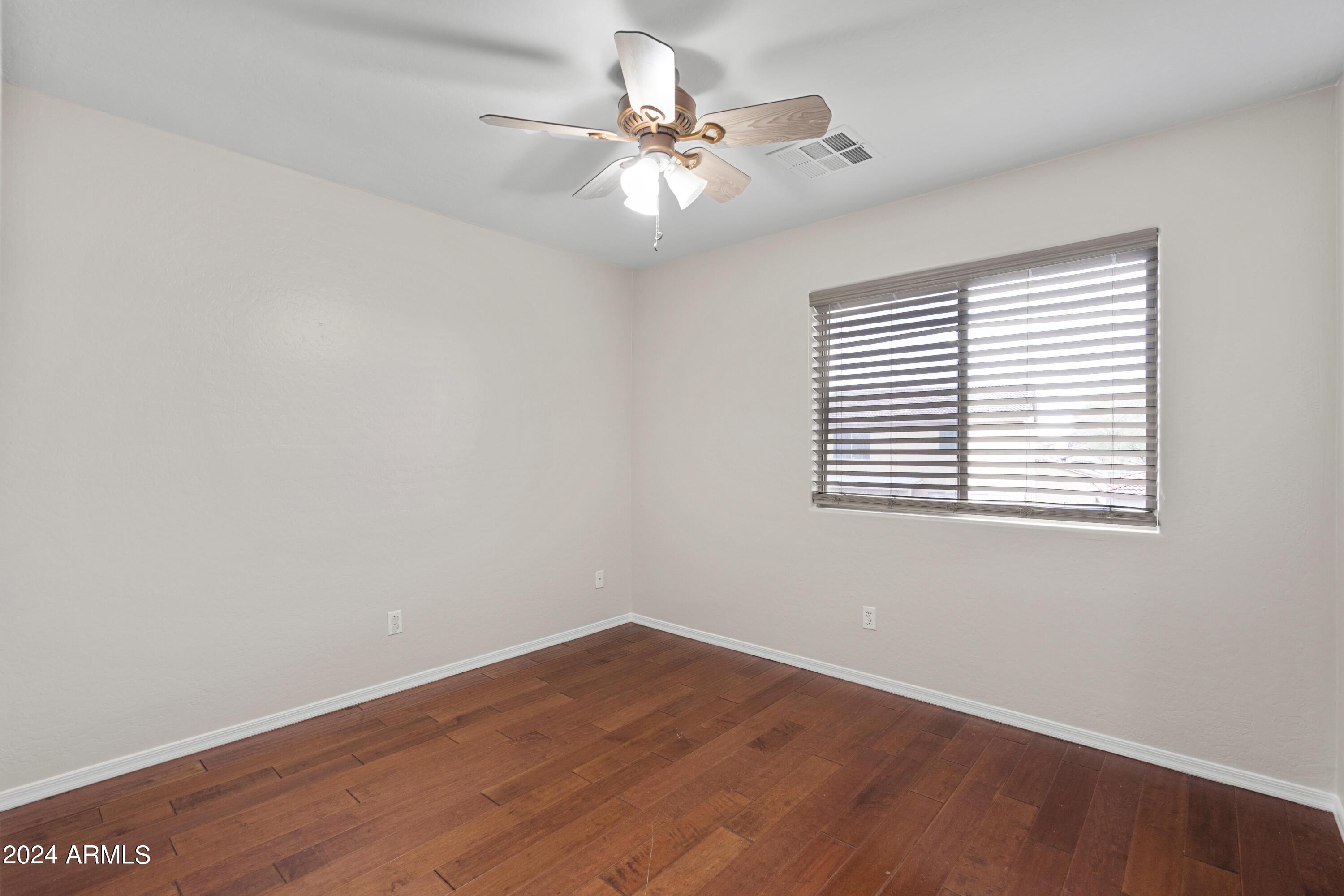 203 W NOLAN Way