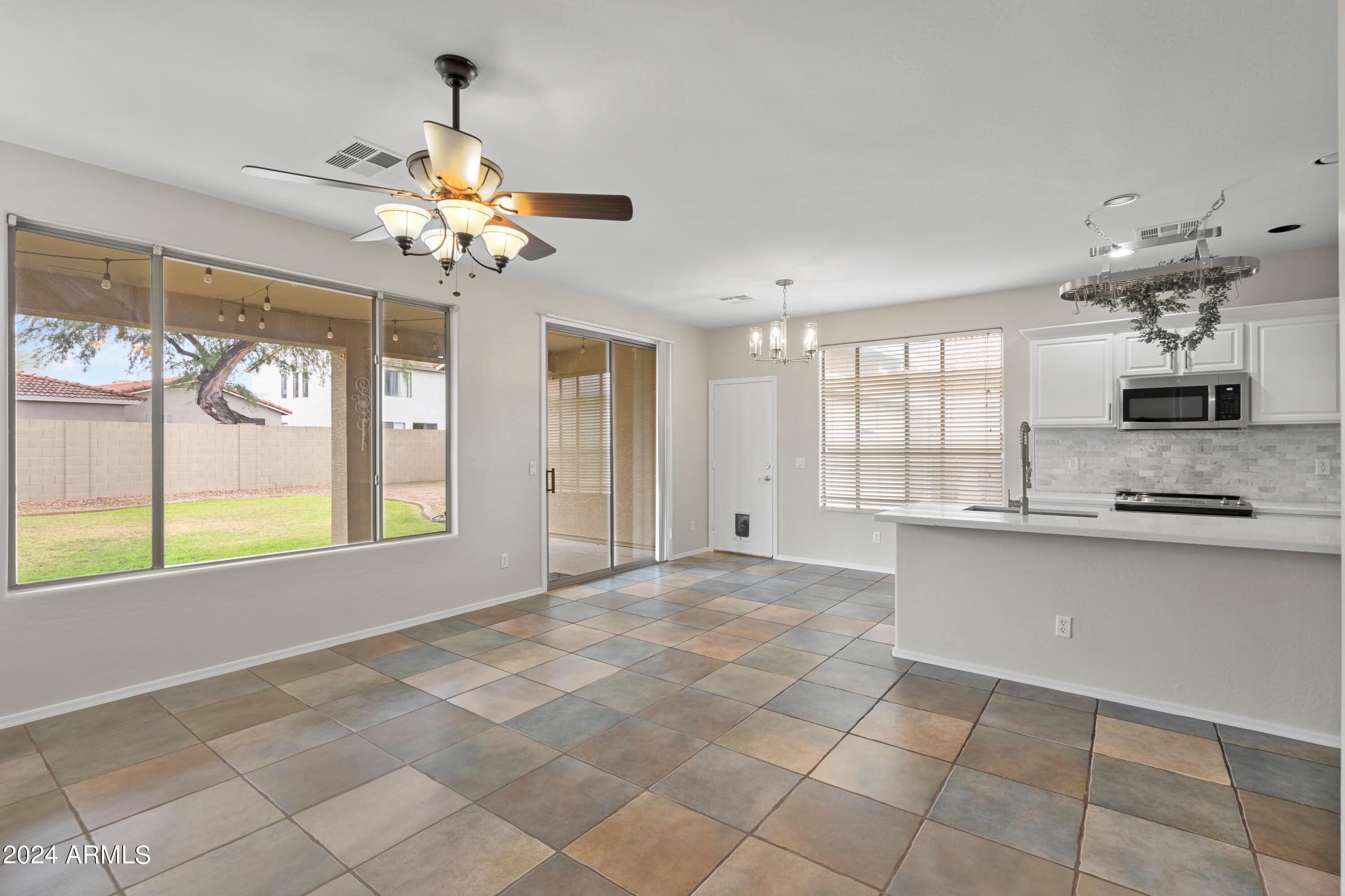 203 W NOLAN Way