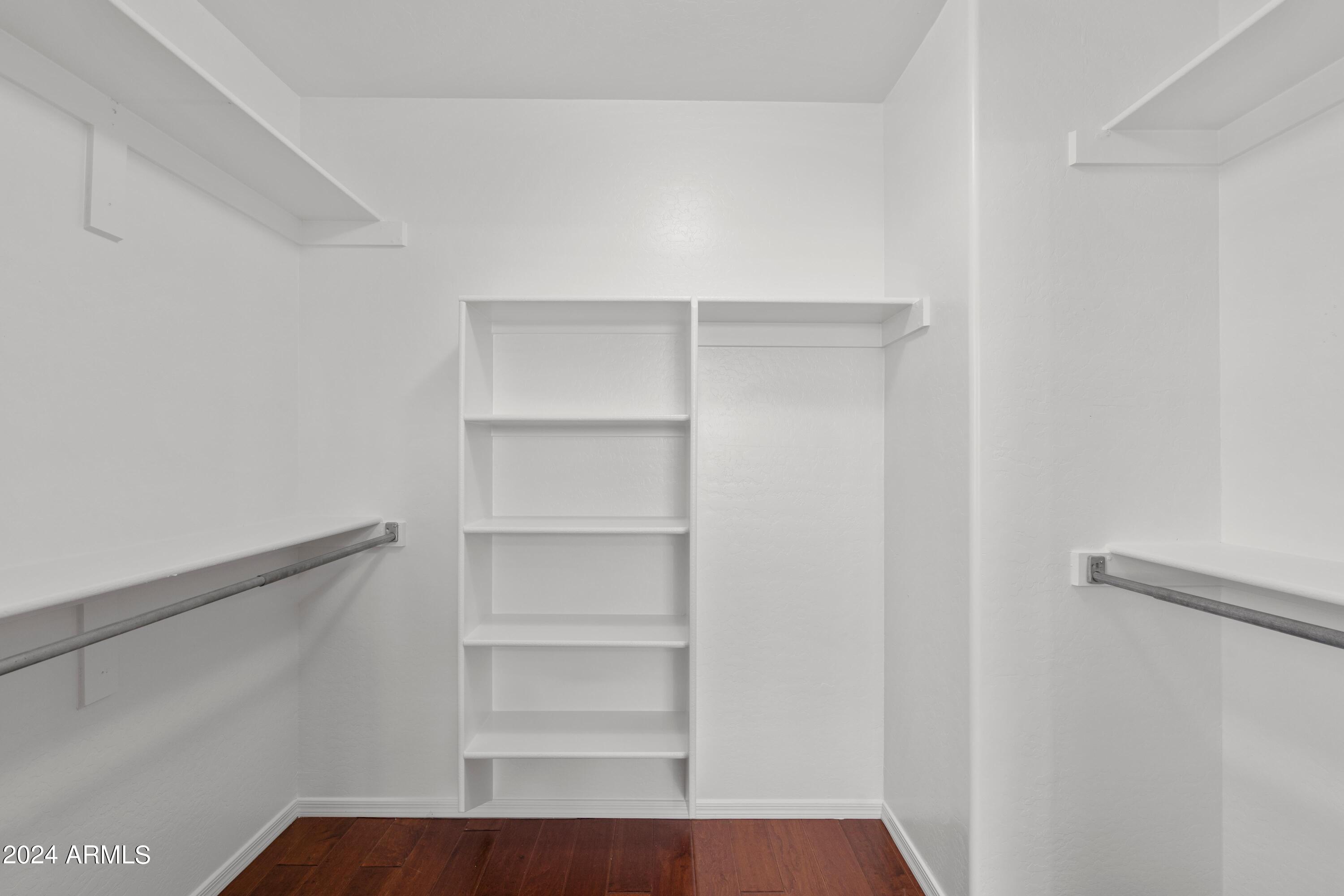 203 W NOLAN Way