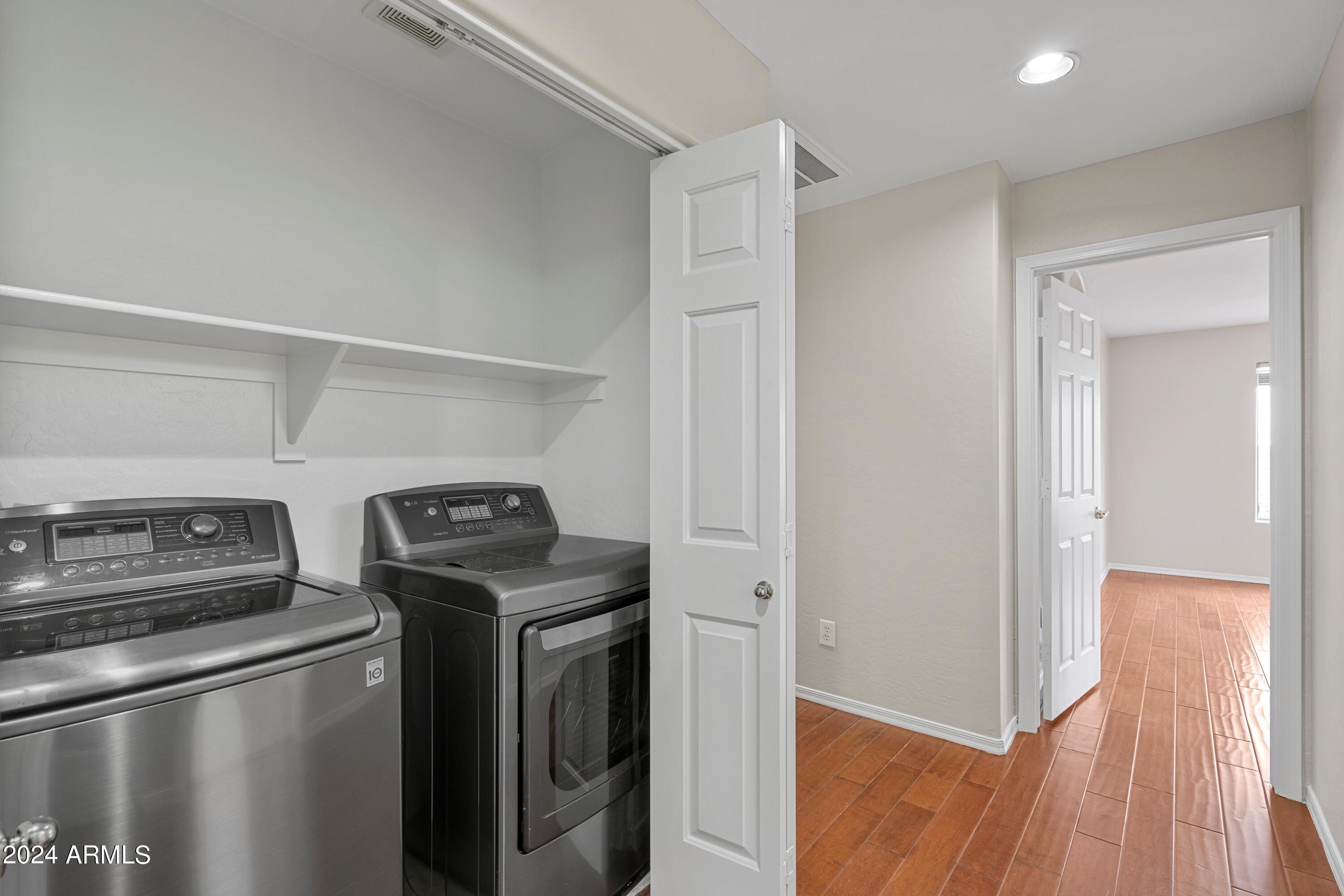 203 W NOLAN Way