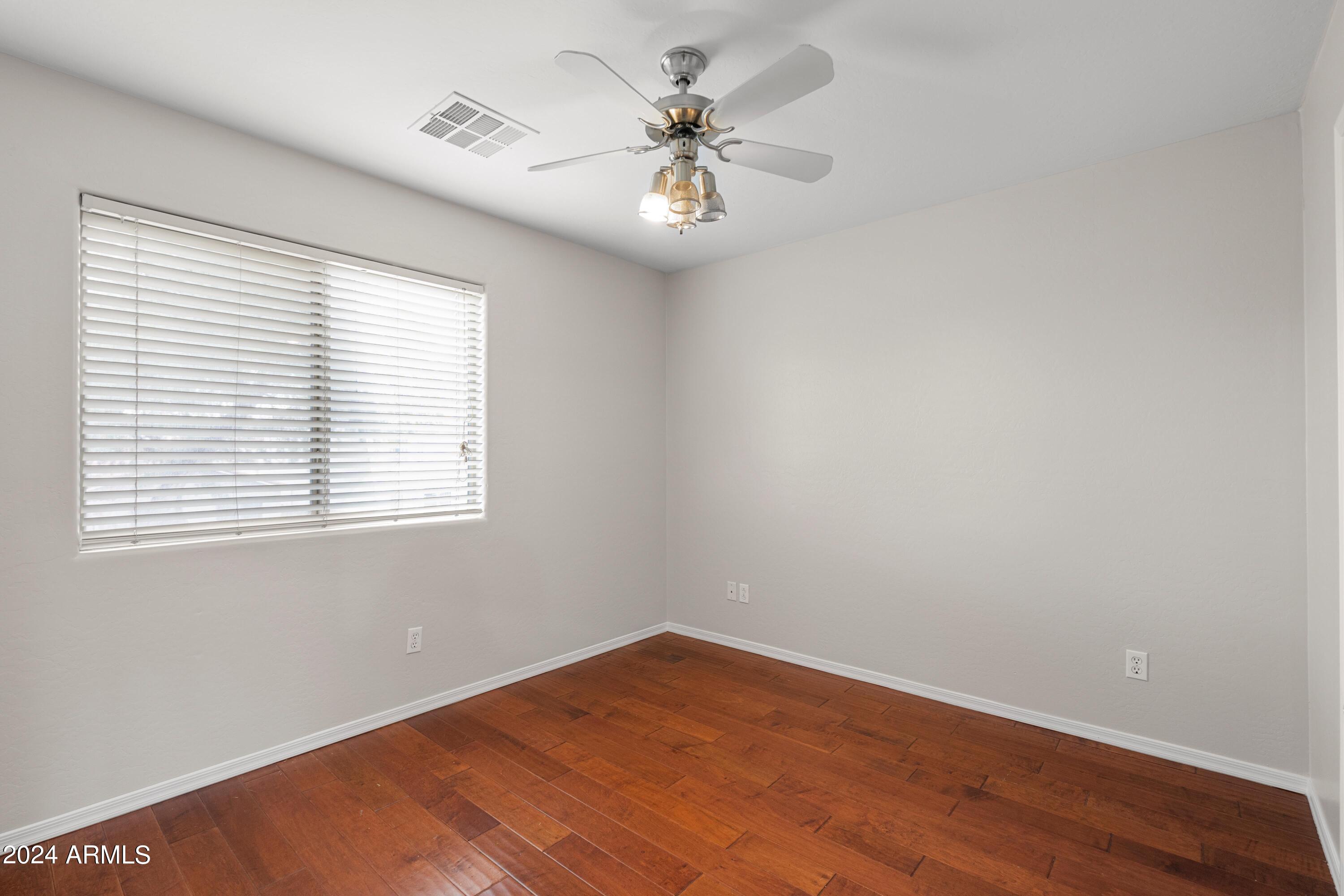 203 W NOLAN Way