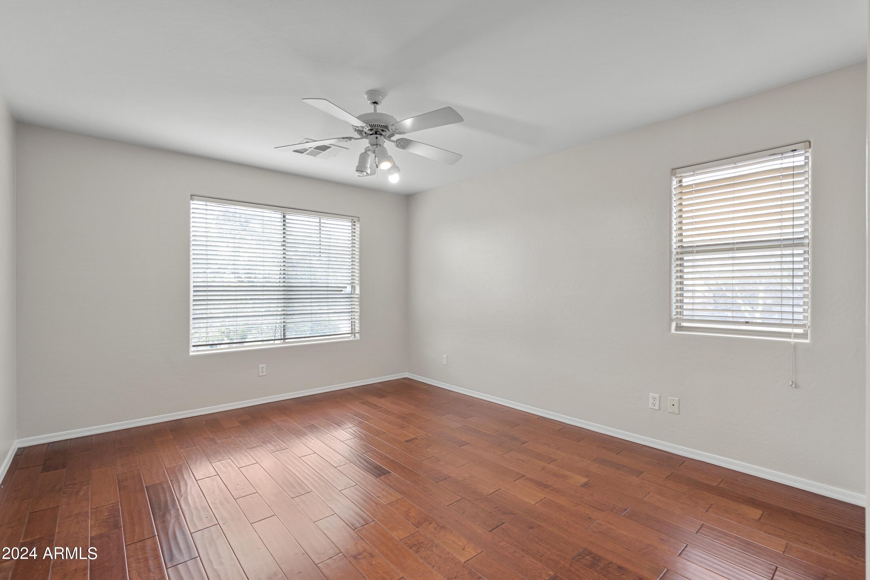 203 W NOLAN Way