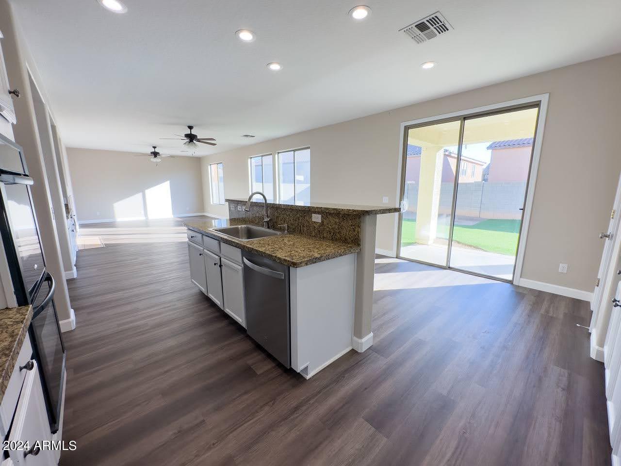 18451 W ARCADIA Drive