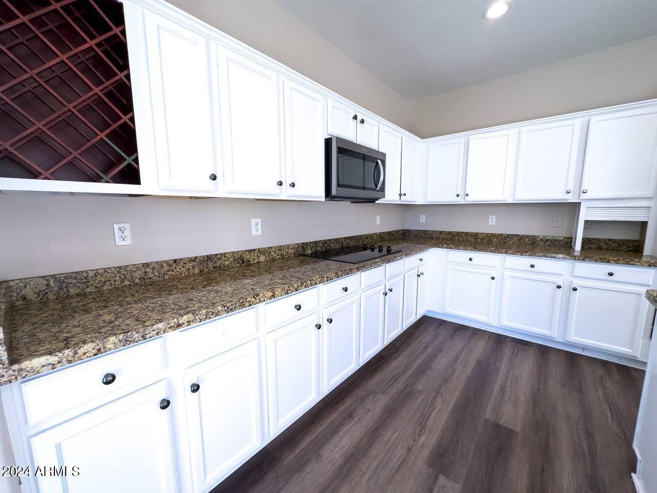 18451 W ARCADIA Drive