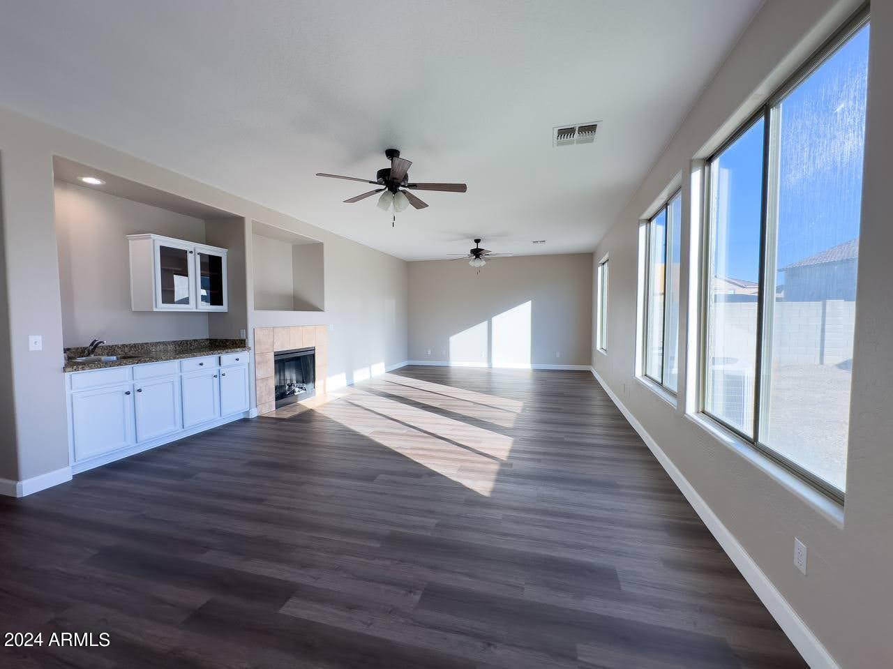 18451 W ARCADIA Drive