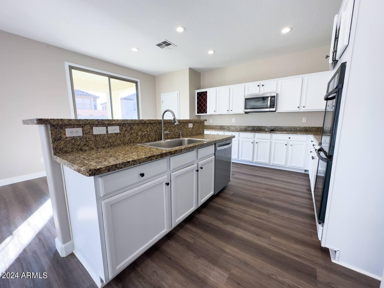 18451 W ARCADIA Drive