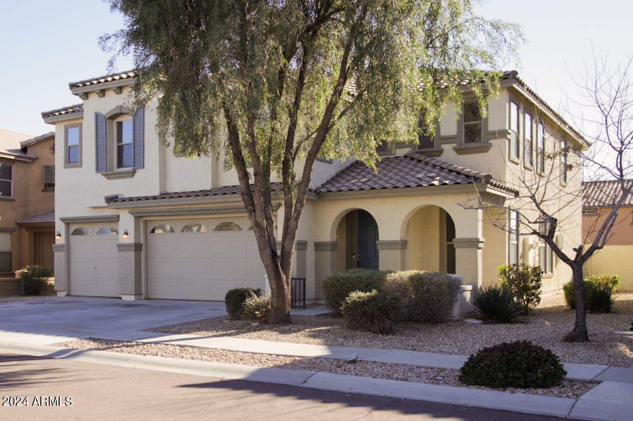 18451 W ARCADIA Drive