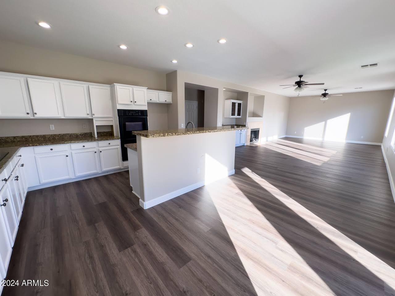 18451 W ARCADIA Drive