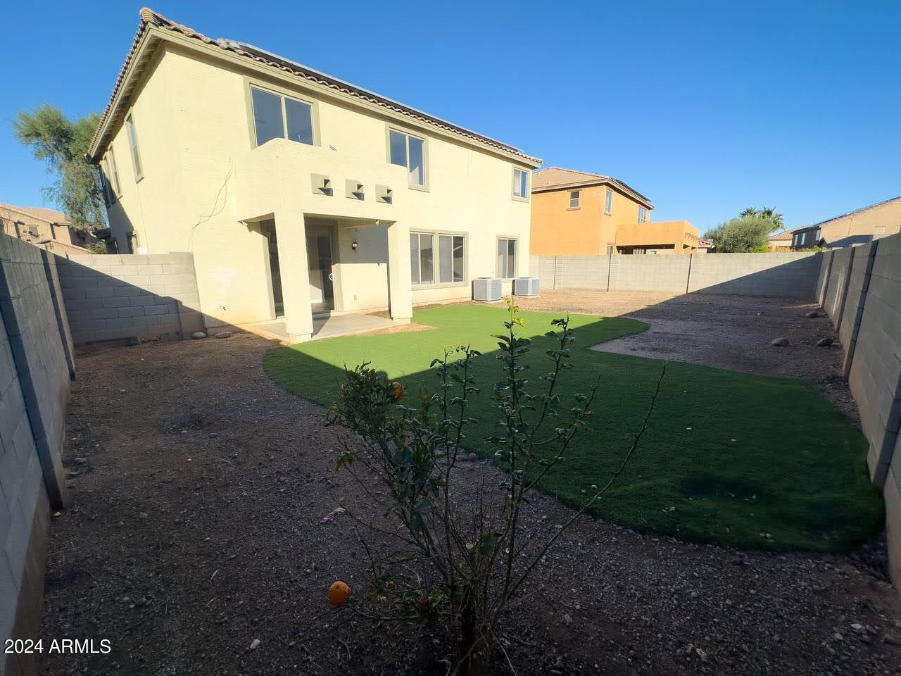 18451 W ARCADIA Drive