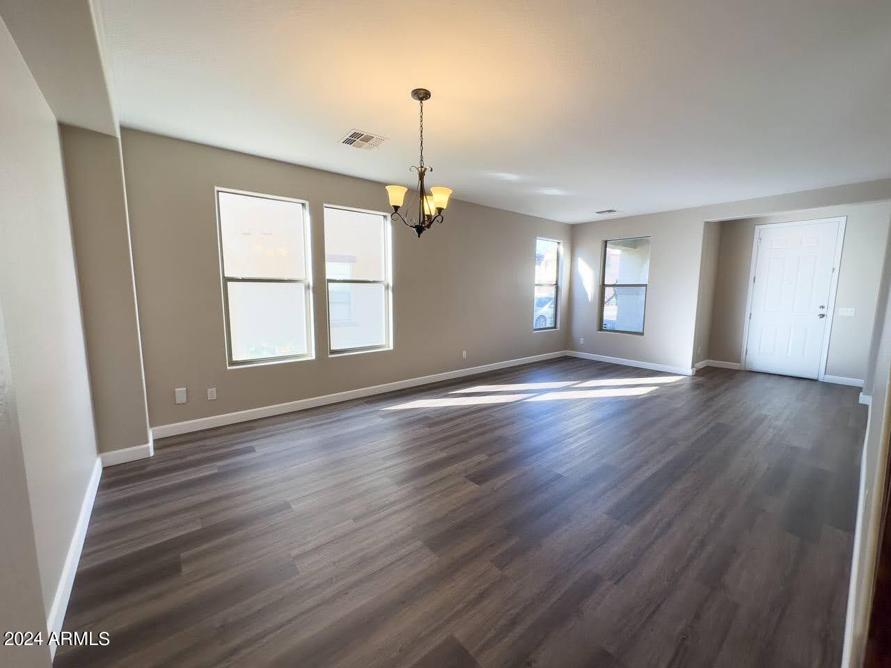 18451 W ARCADIA Drive