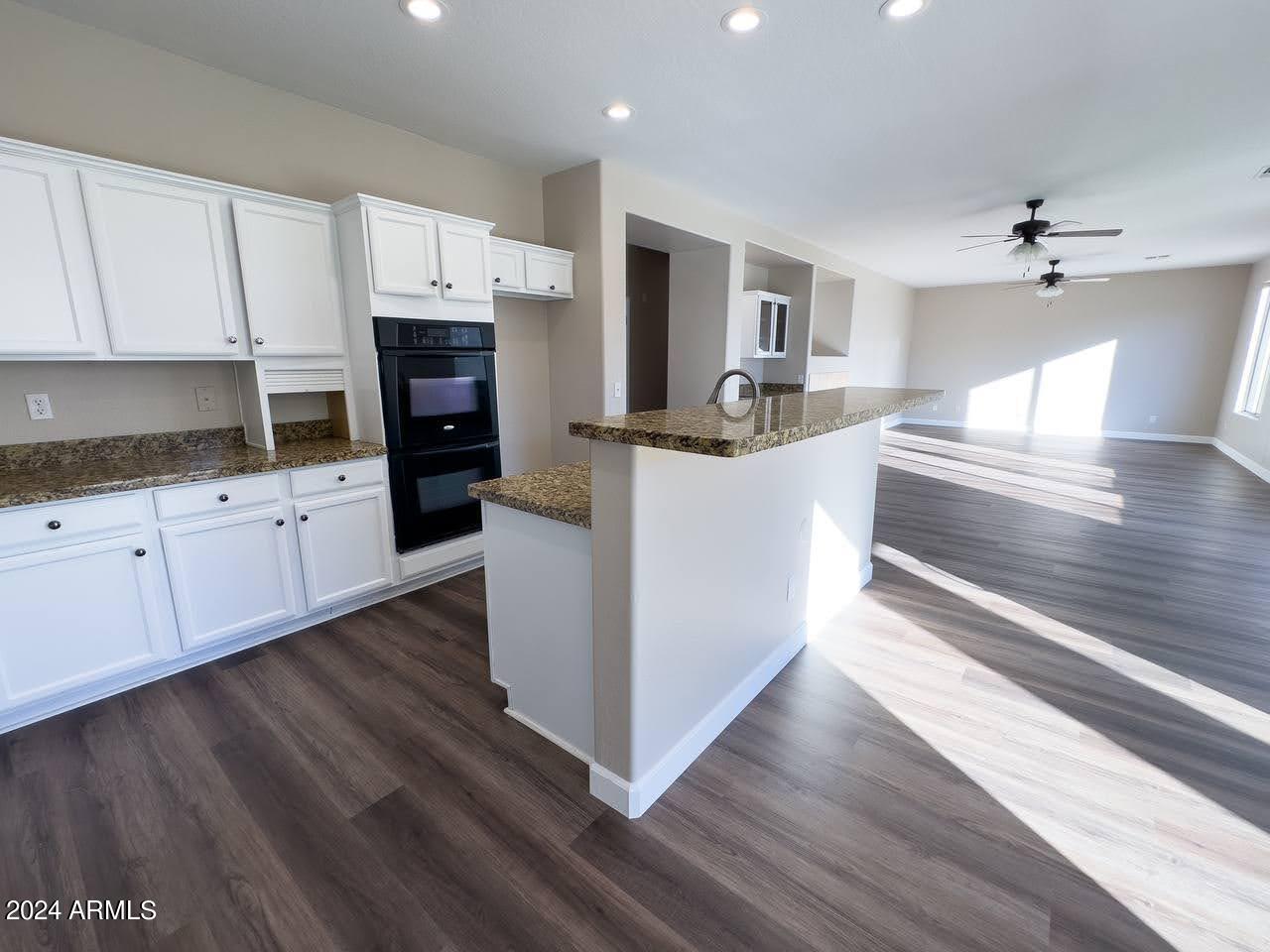 18451 W ARCADIA Drive