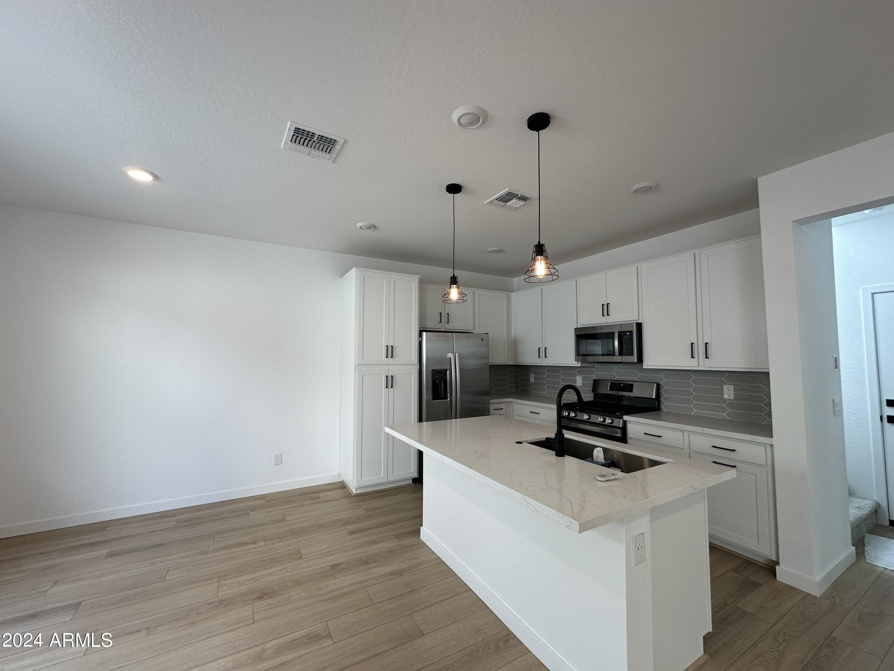 9922 E TAMERY Avenue