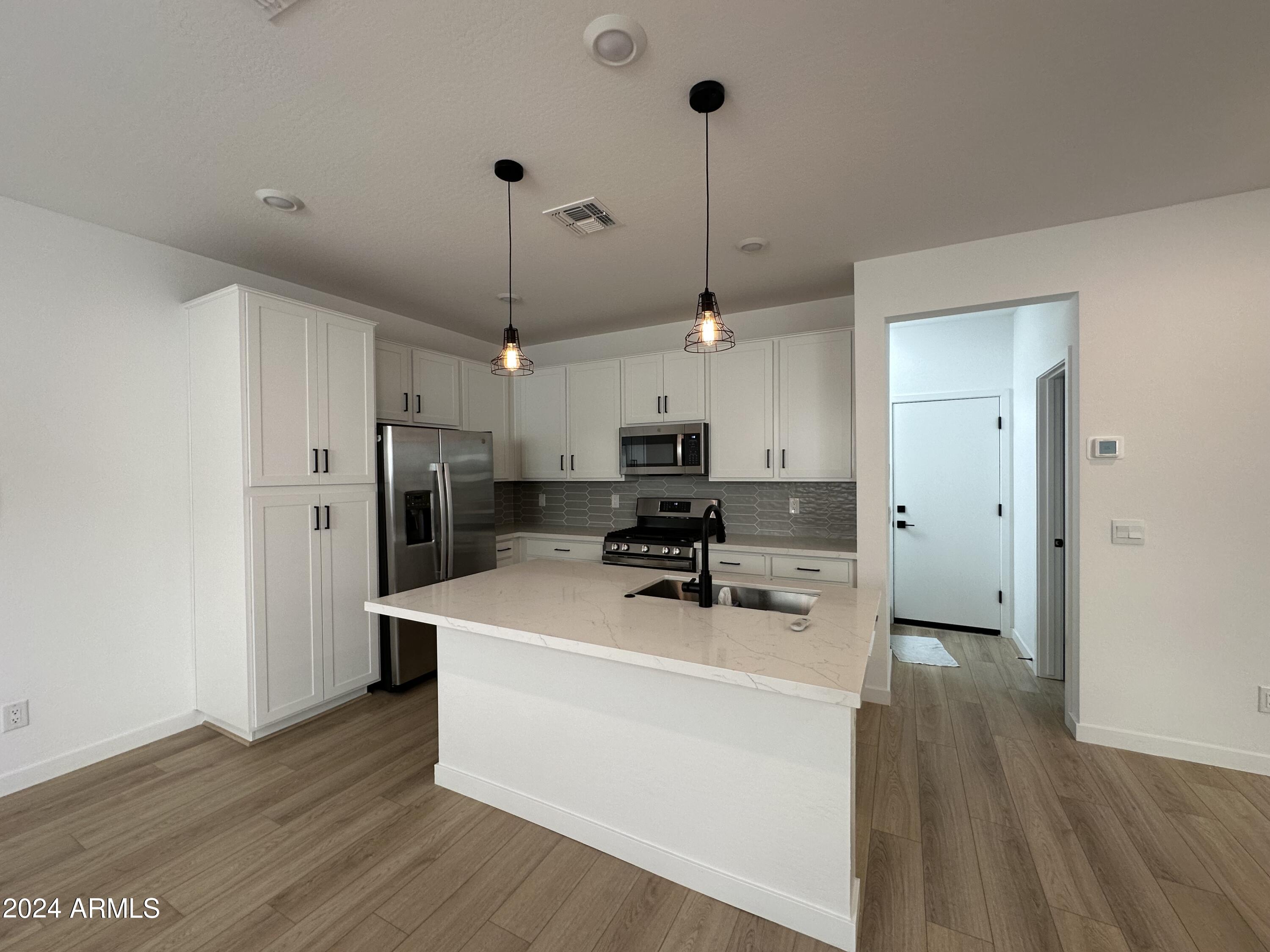 9922 E TAMERY Avenue