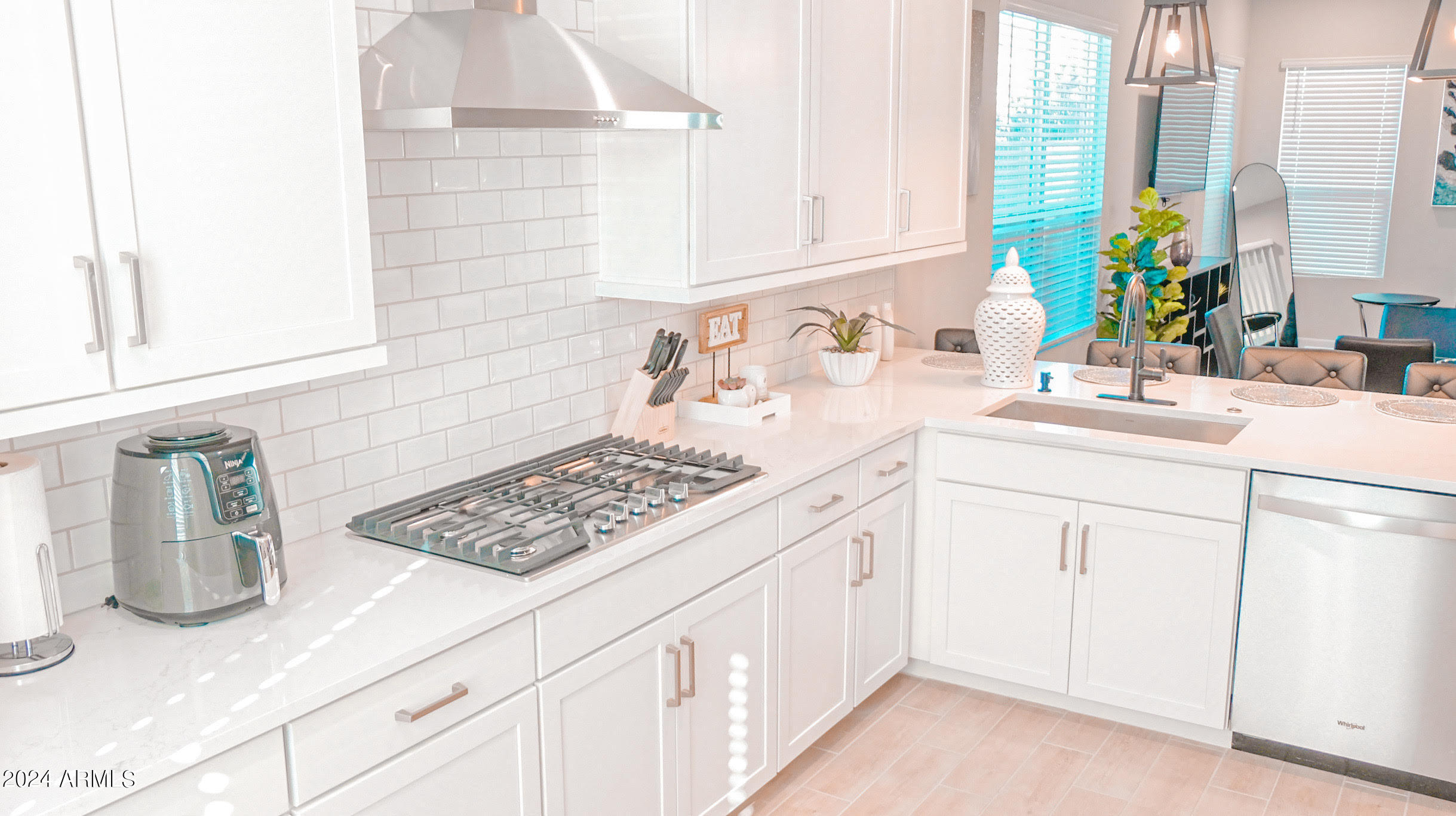 5110 E HARTFORD Avenue