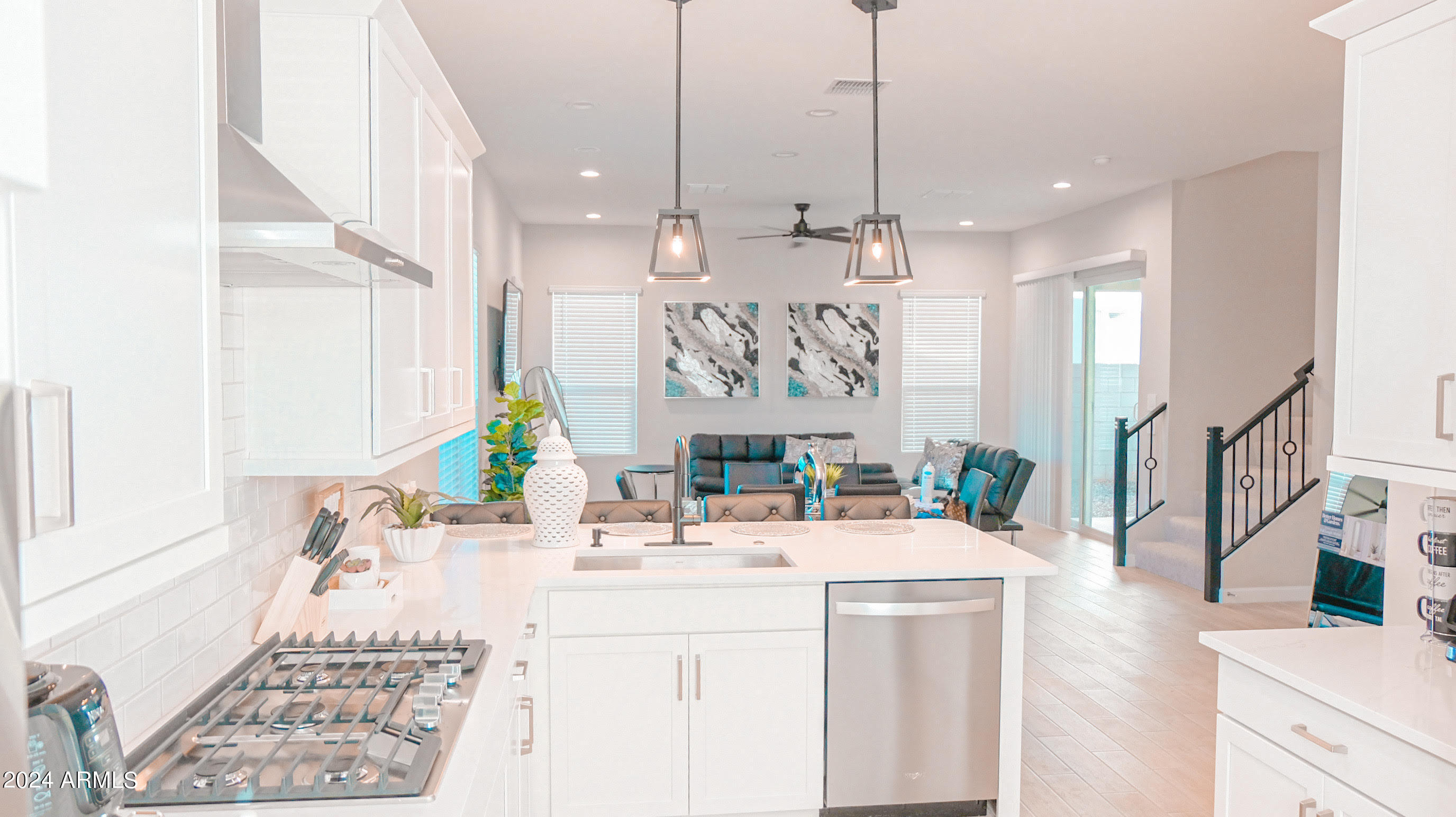 5110 E HARTFORD Avenue