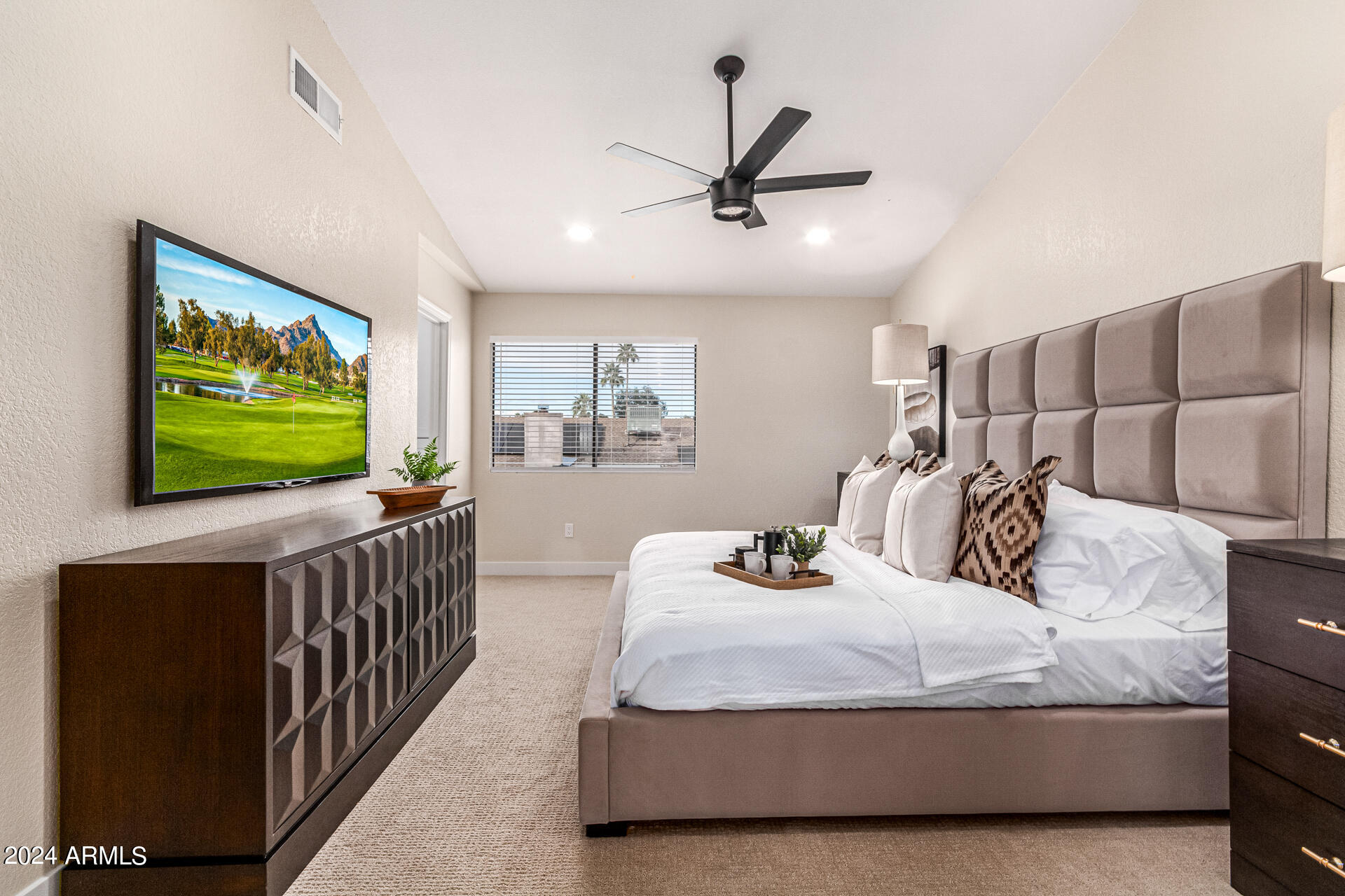 5062 E DECATUR Street