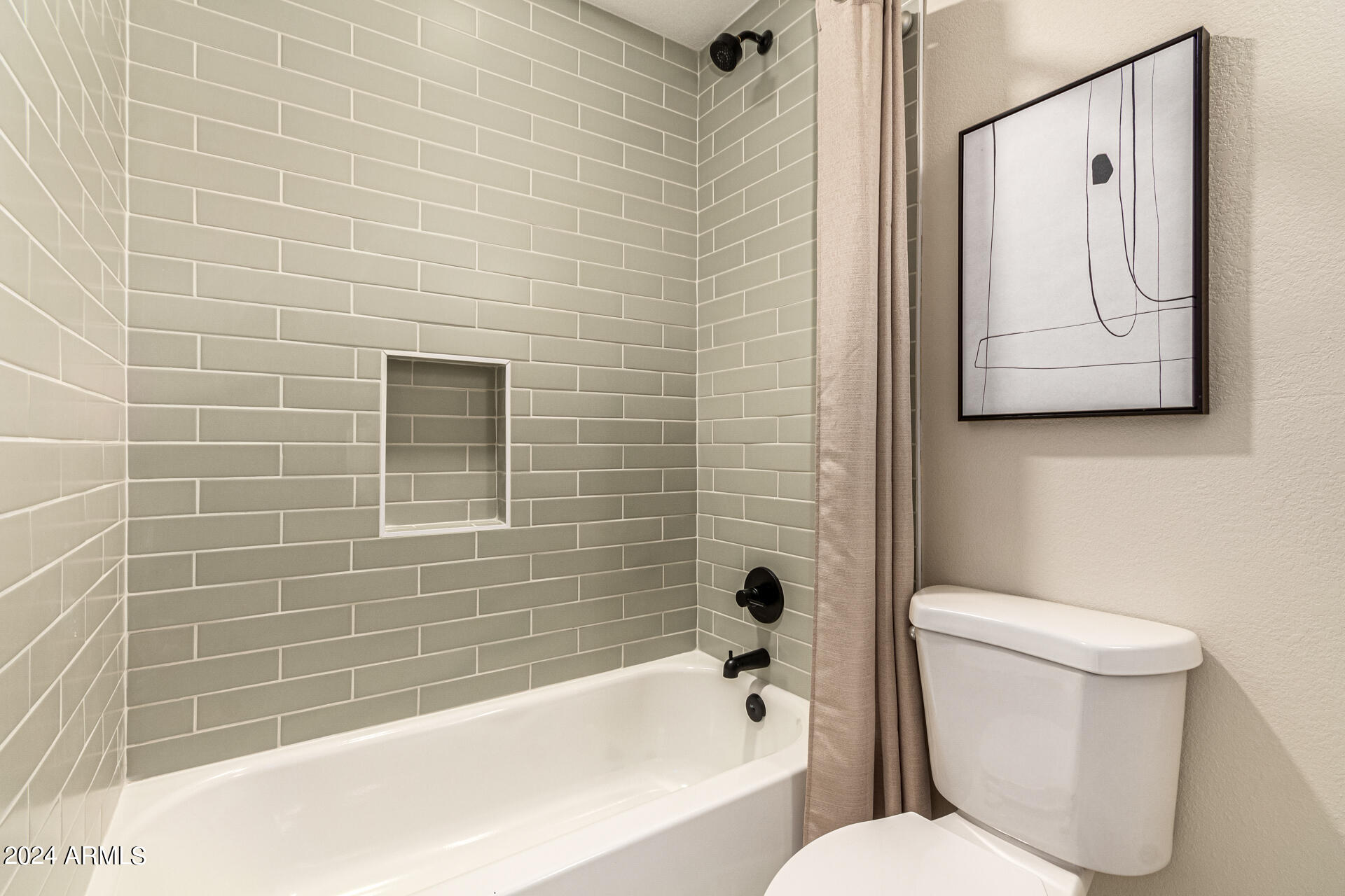 5062 E DECATUR Street