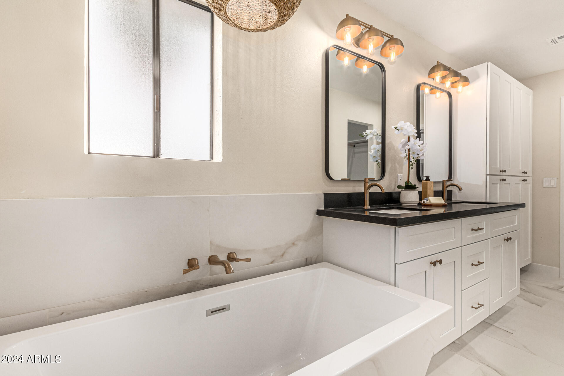 5062 E DECATUR Street