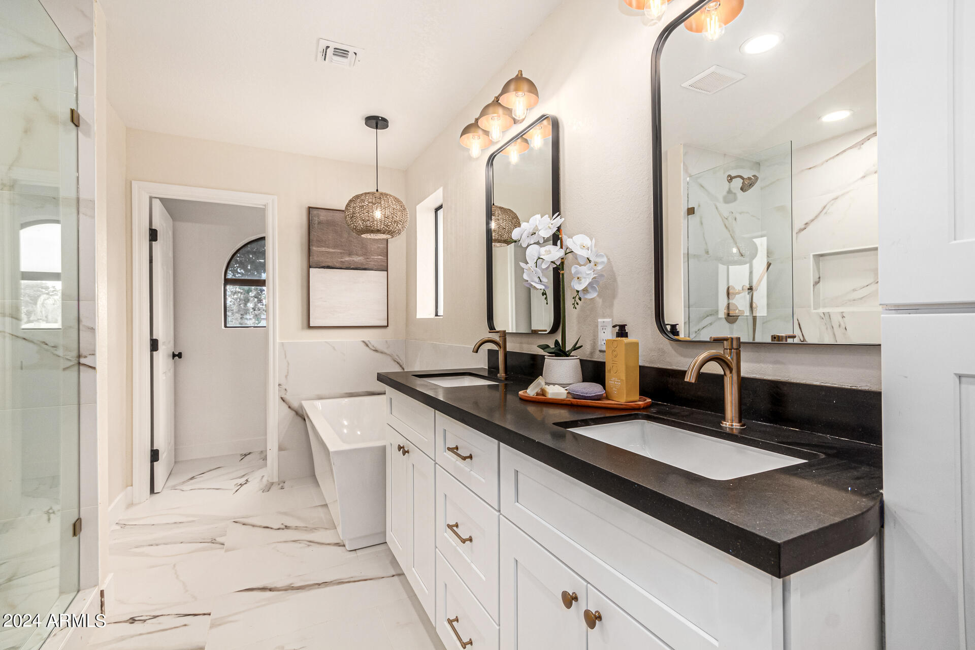 5062 E DECATUR Street