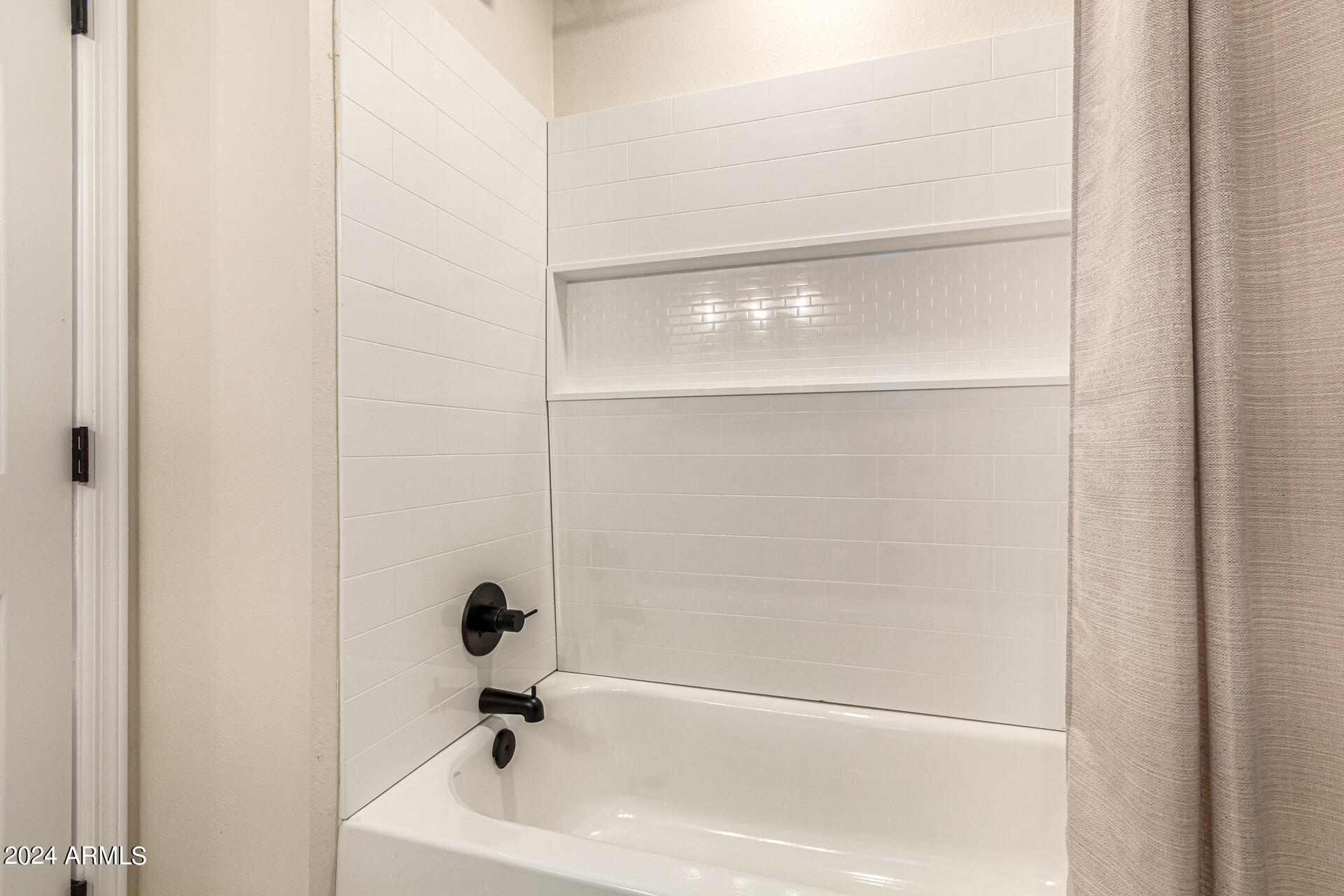 5062 E DECATUR Street