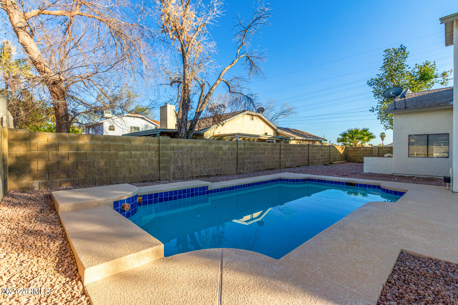 5062 E DECATUR Street