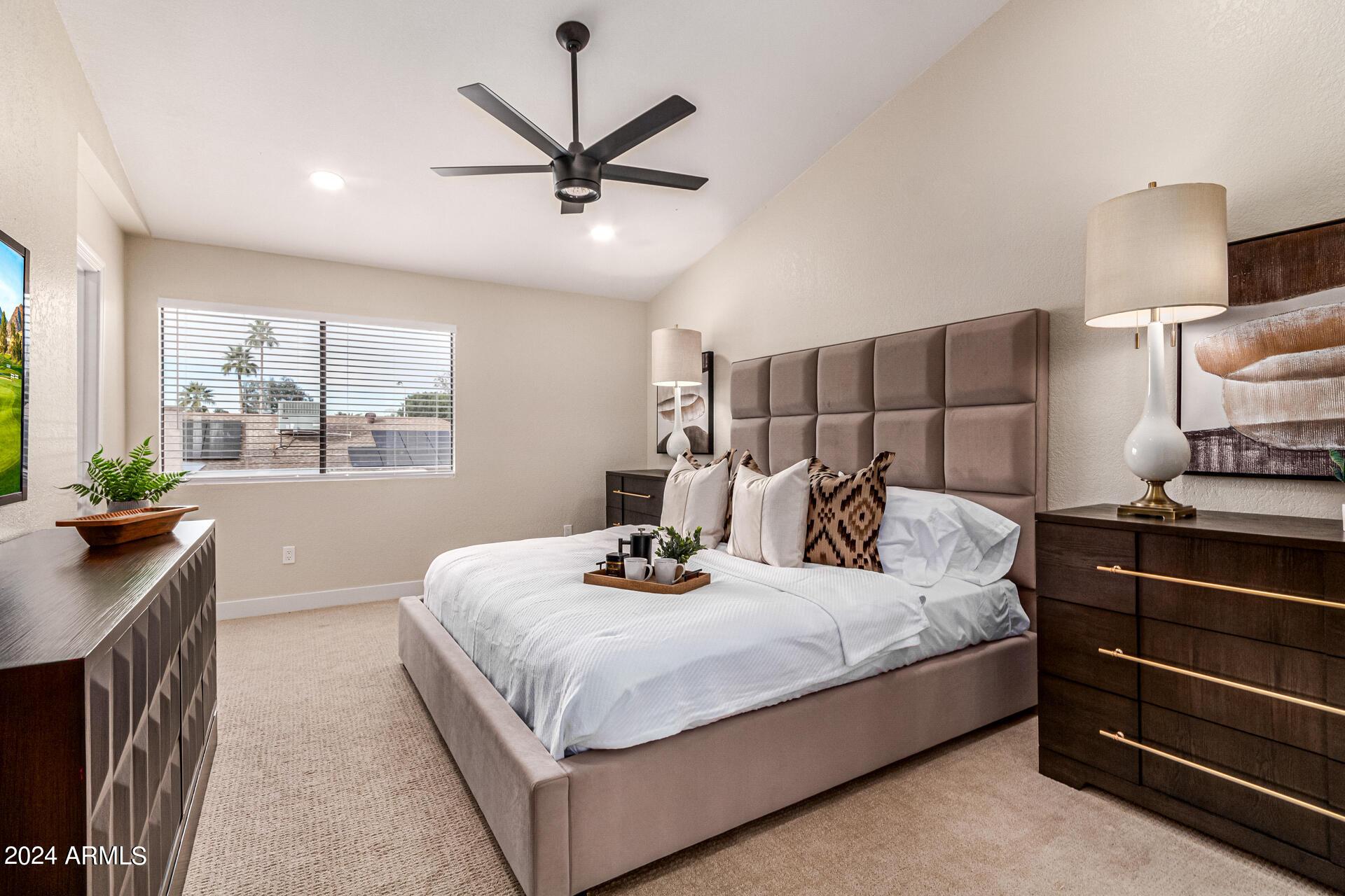 5062 E DECATUR Street