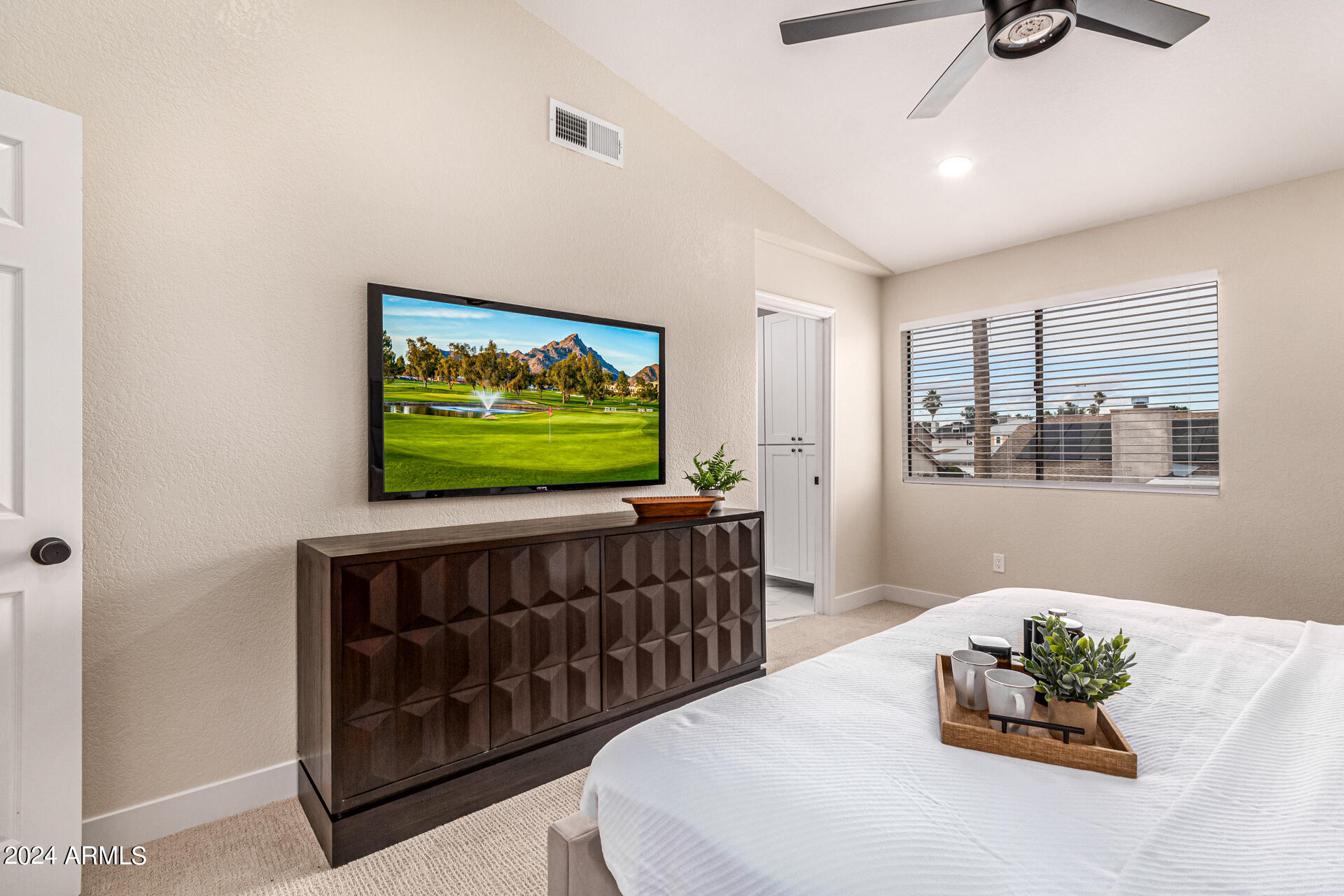 5062 E DECATUR Street