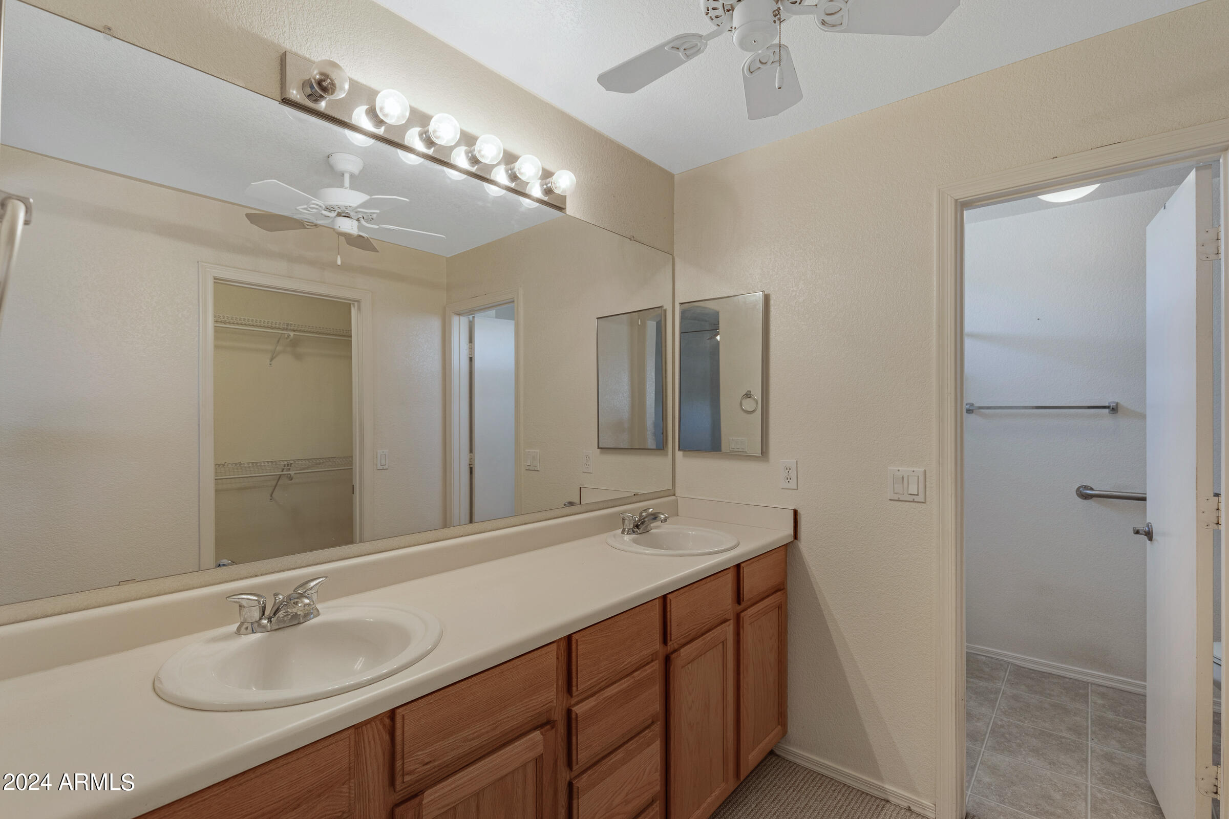 882 E LAMONTE Street