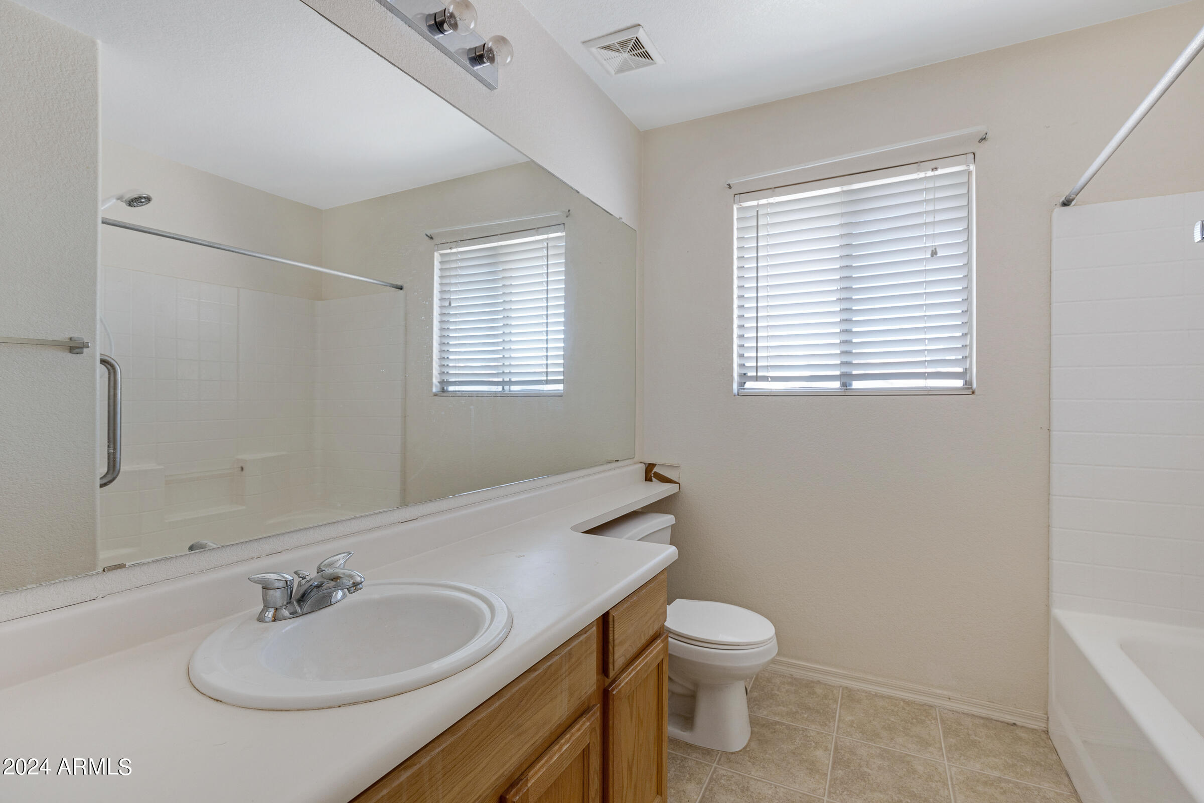 882 E LAMONTE Street