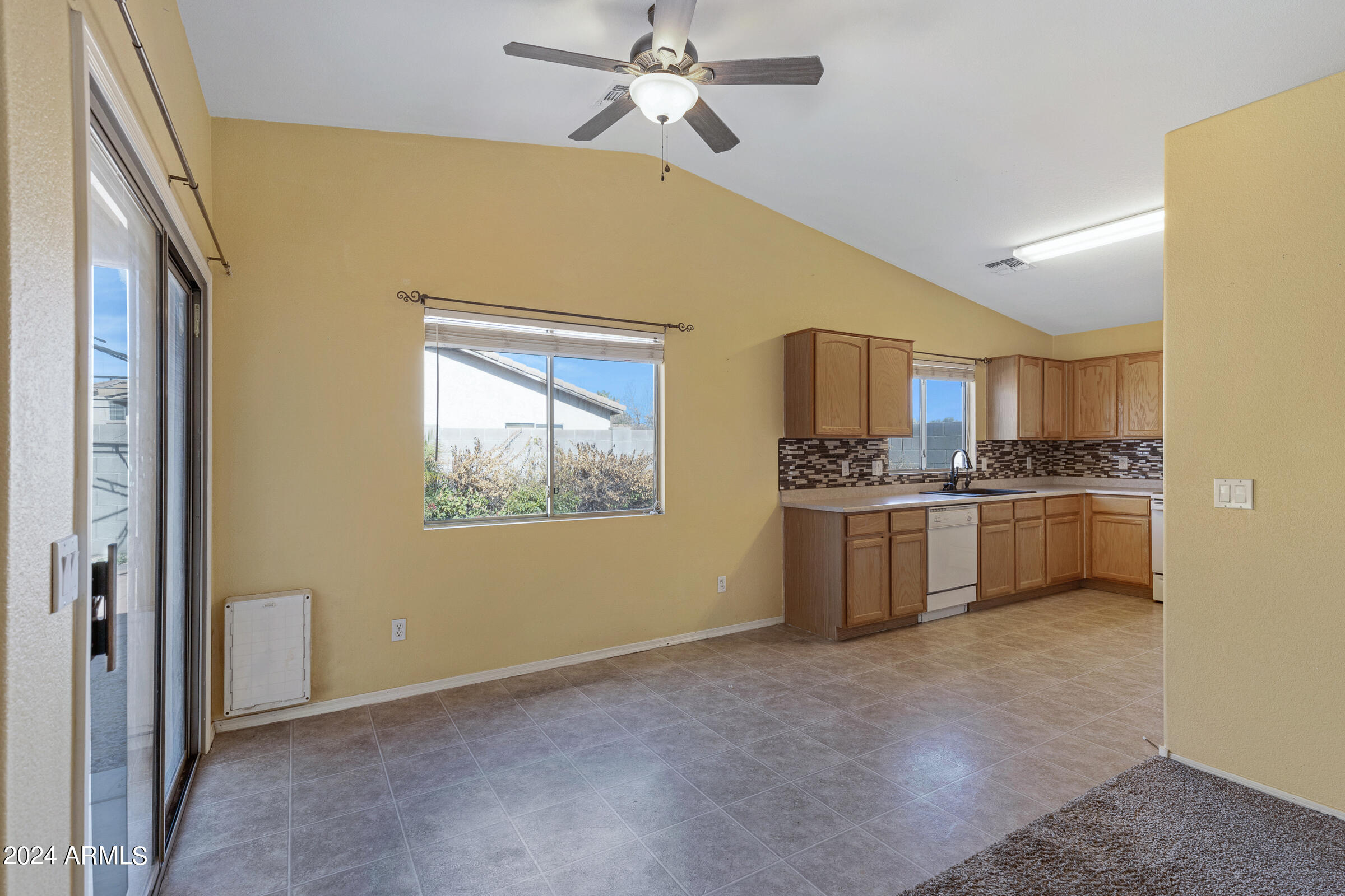 882 E LAMONTE Street