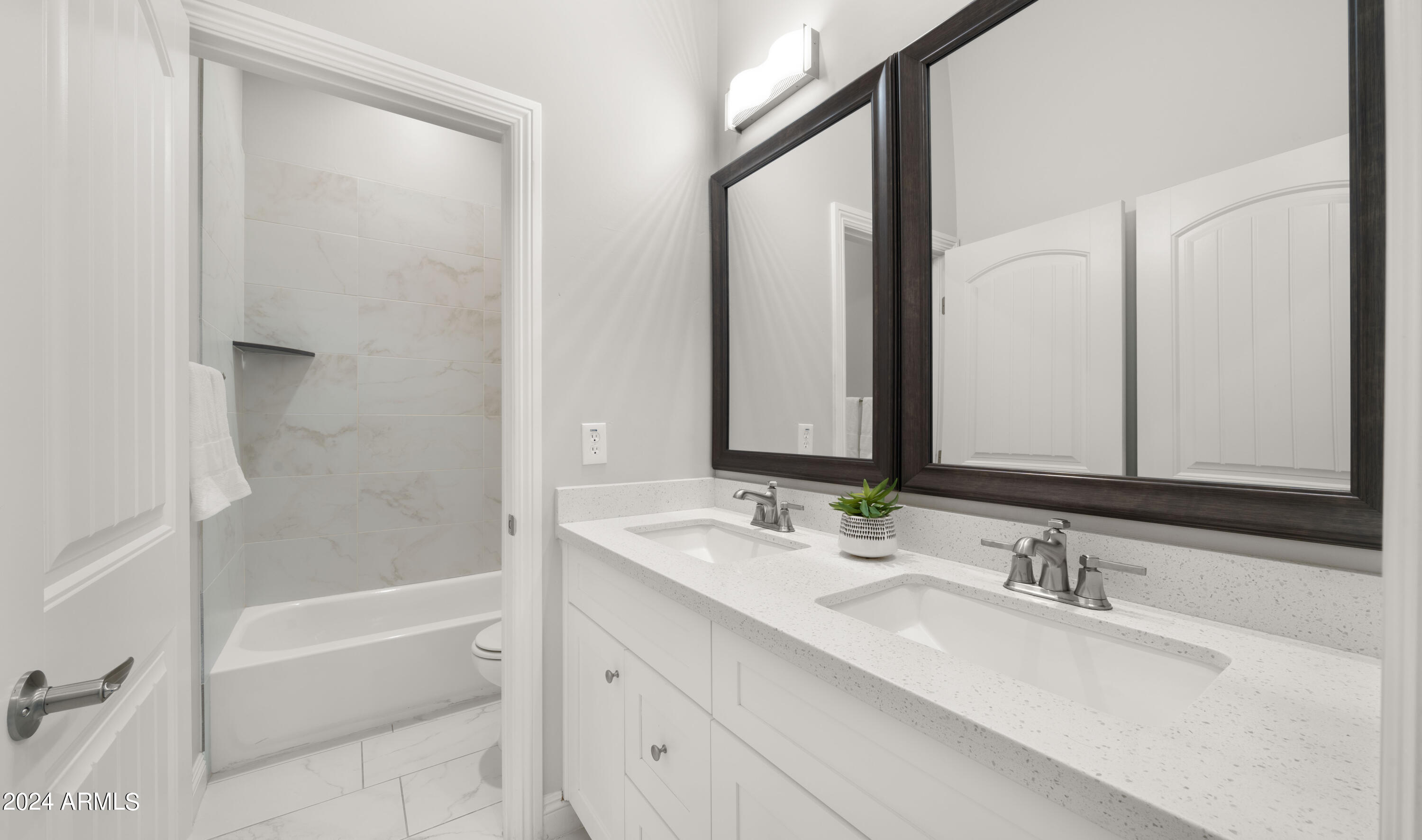 1822 W EL CAMINITO Drive