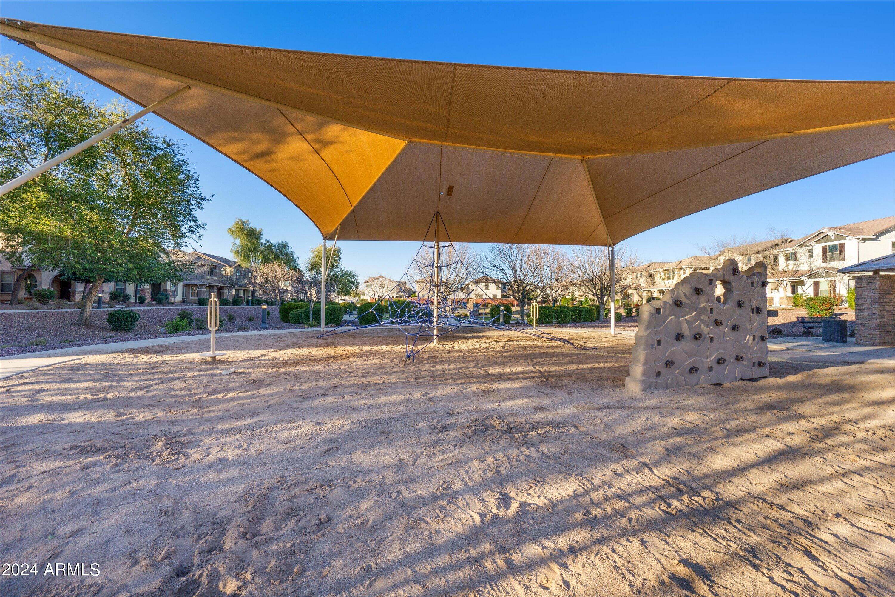 987 S DEERFIELD Lane