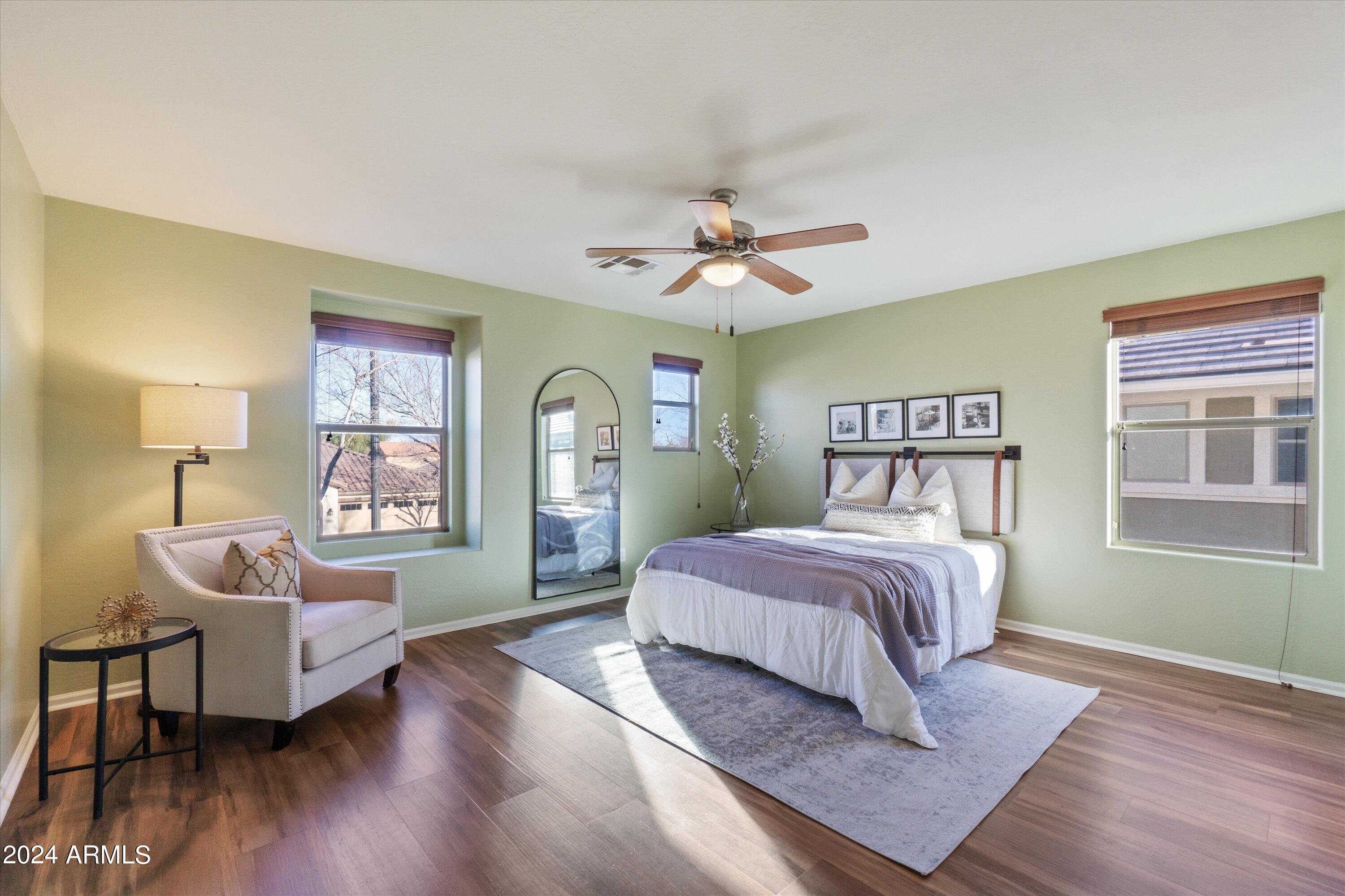 987 S DEERFIELD Lane