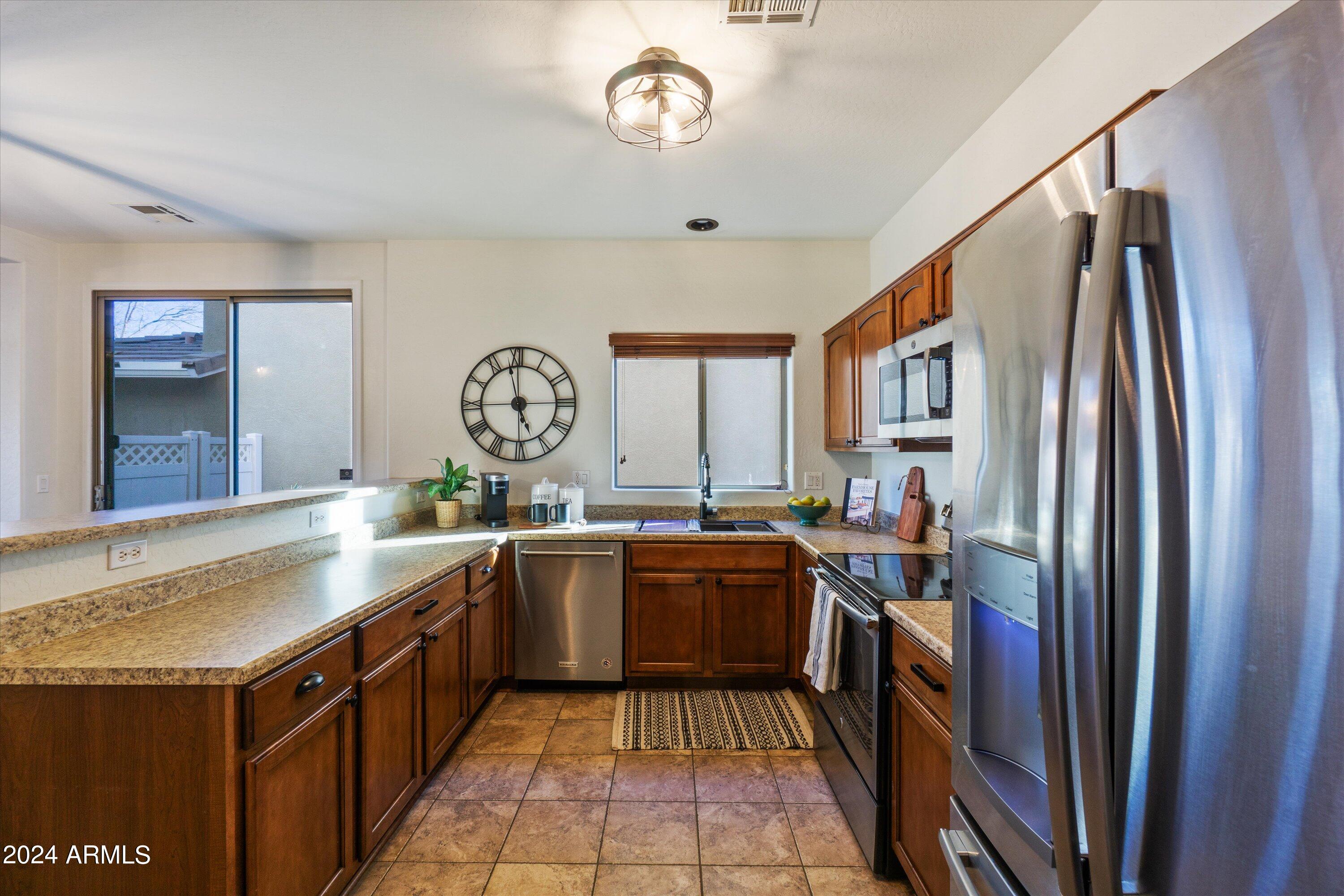 987 S DEERFIELD Lane