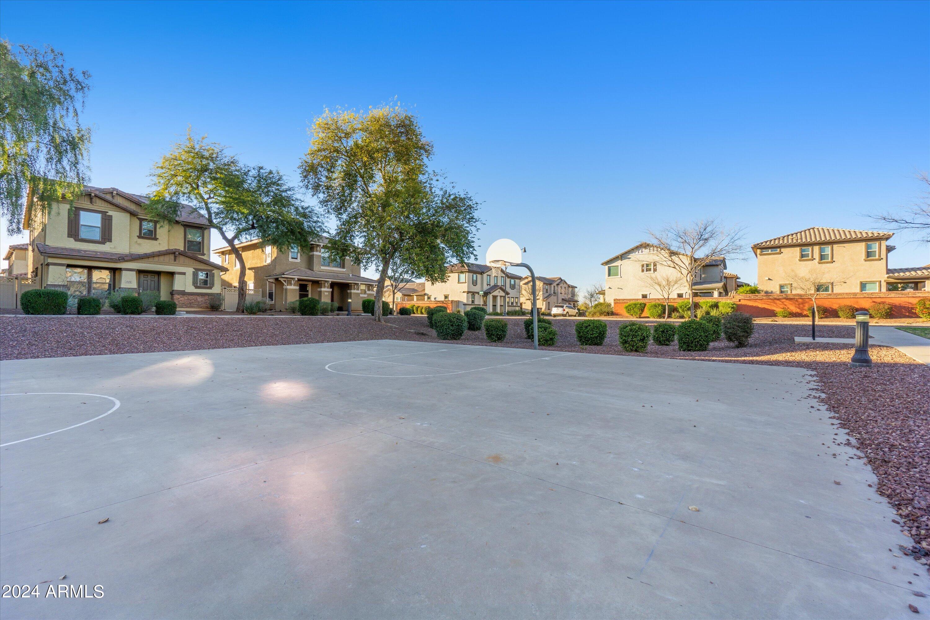 987 S DEERFIELD Lane