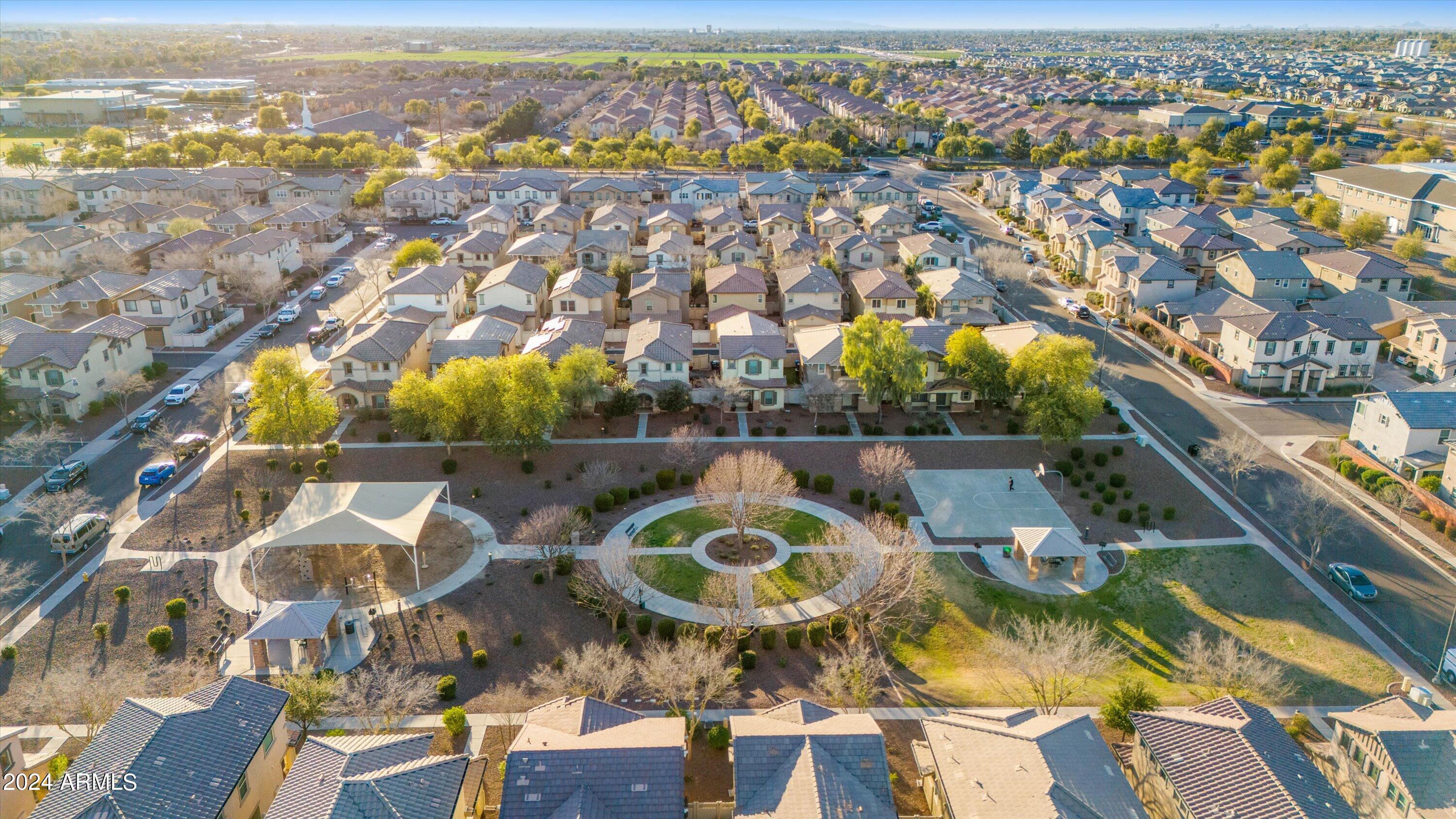 987 S DEERFIELD Lane