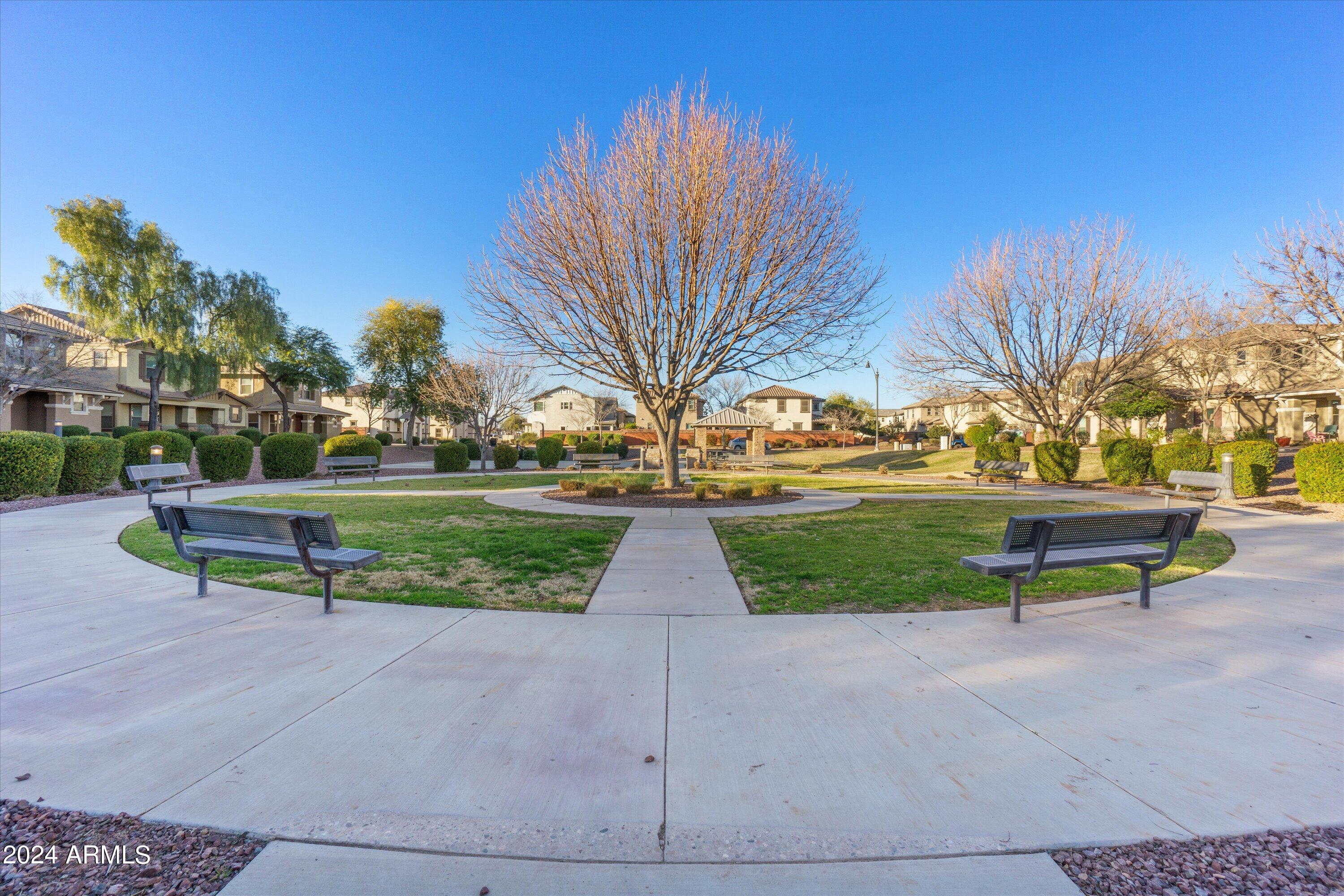 987 S DEERFIELD Lane